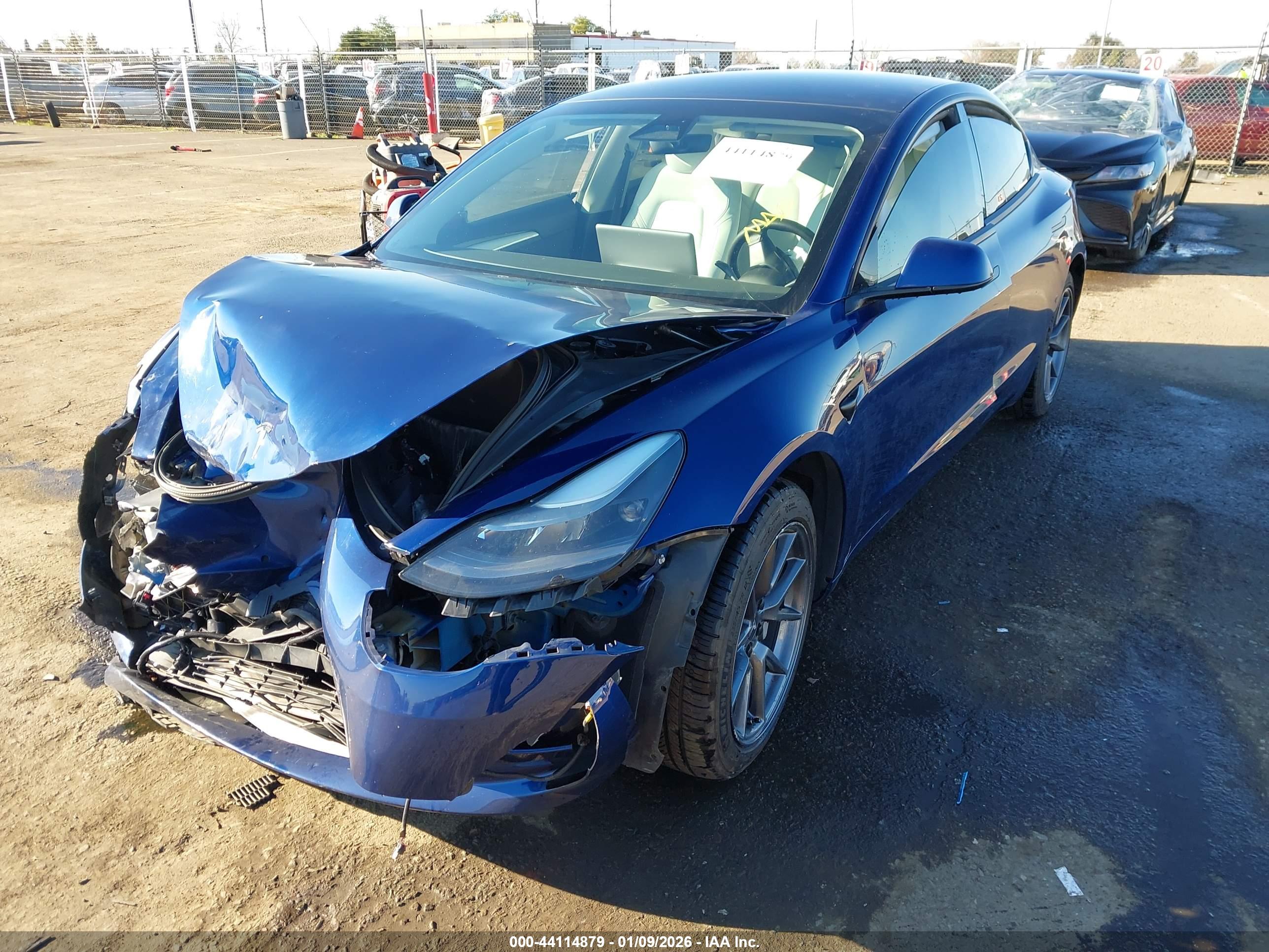 TESLA MODEL image 2