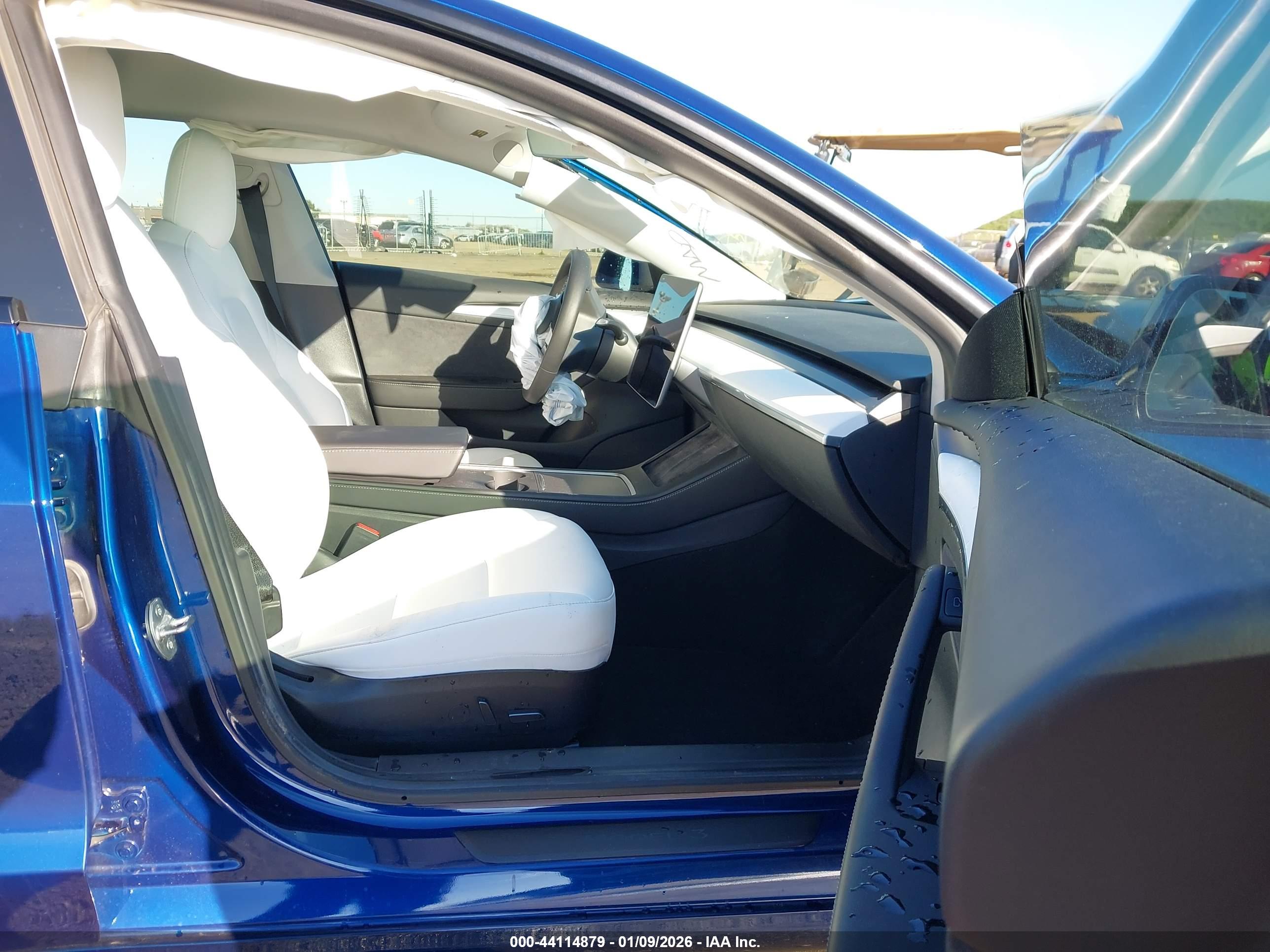 TESLA MODEL image 5