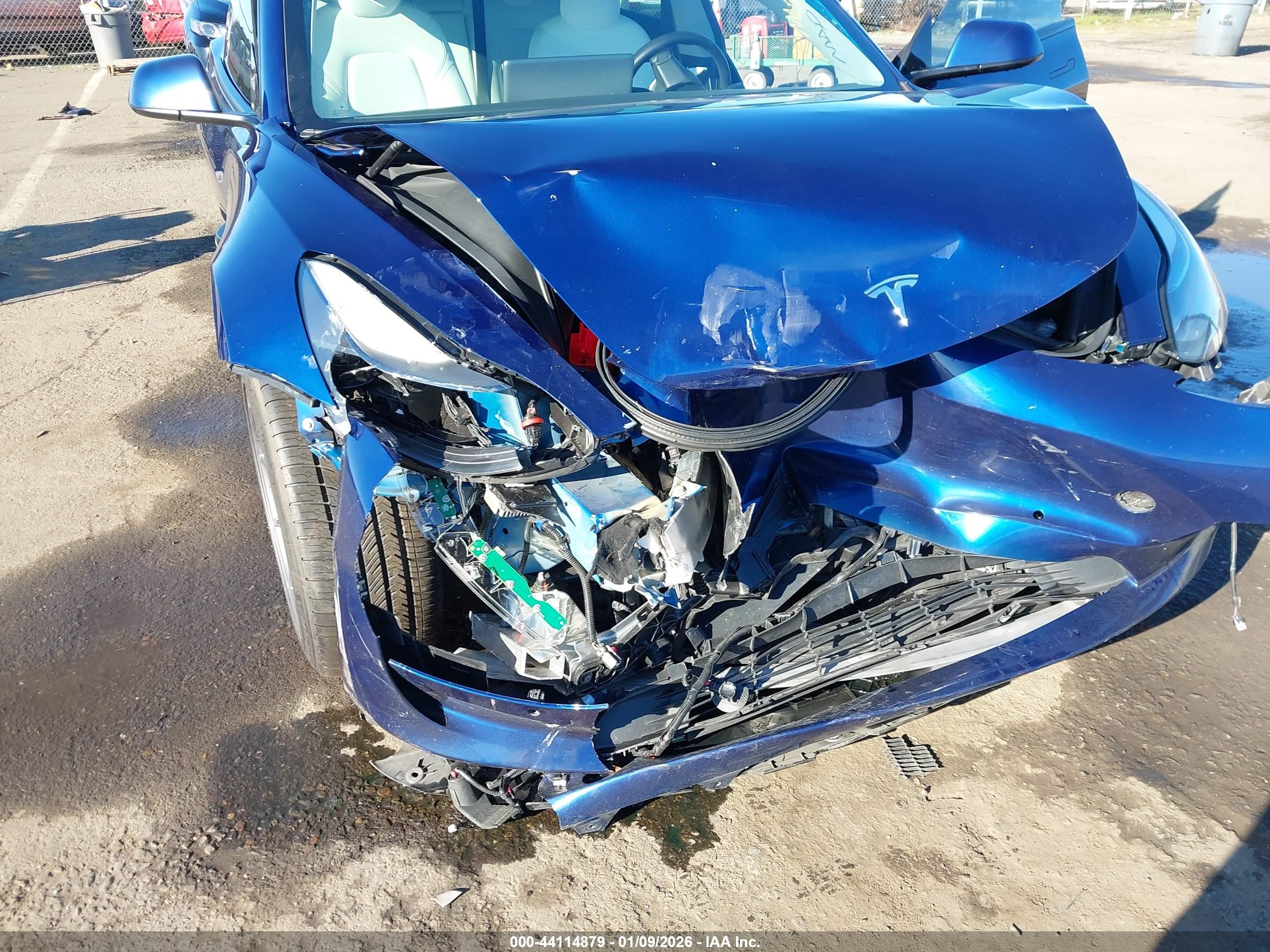 TESLA MODEL image 6