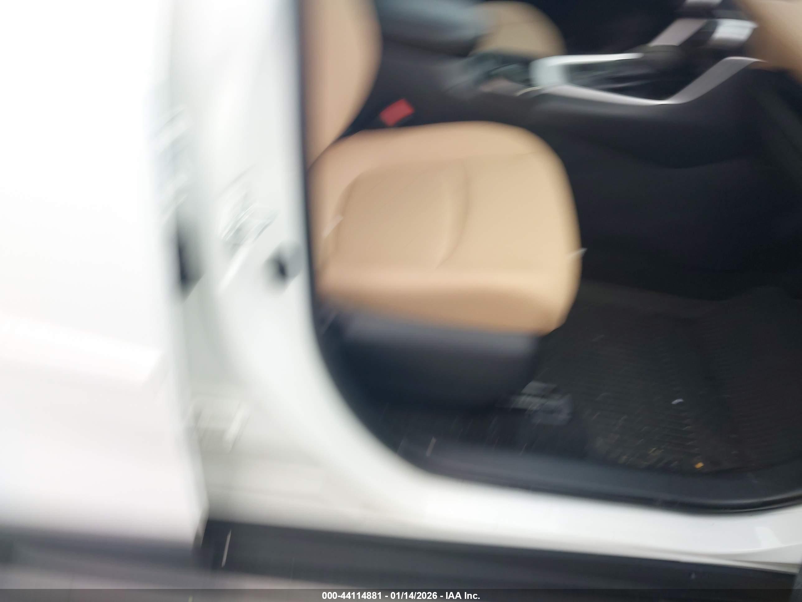 TOYOTA RAV4 image 5