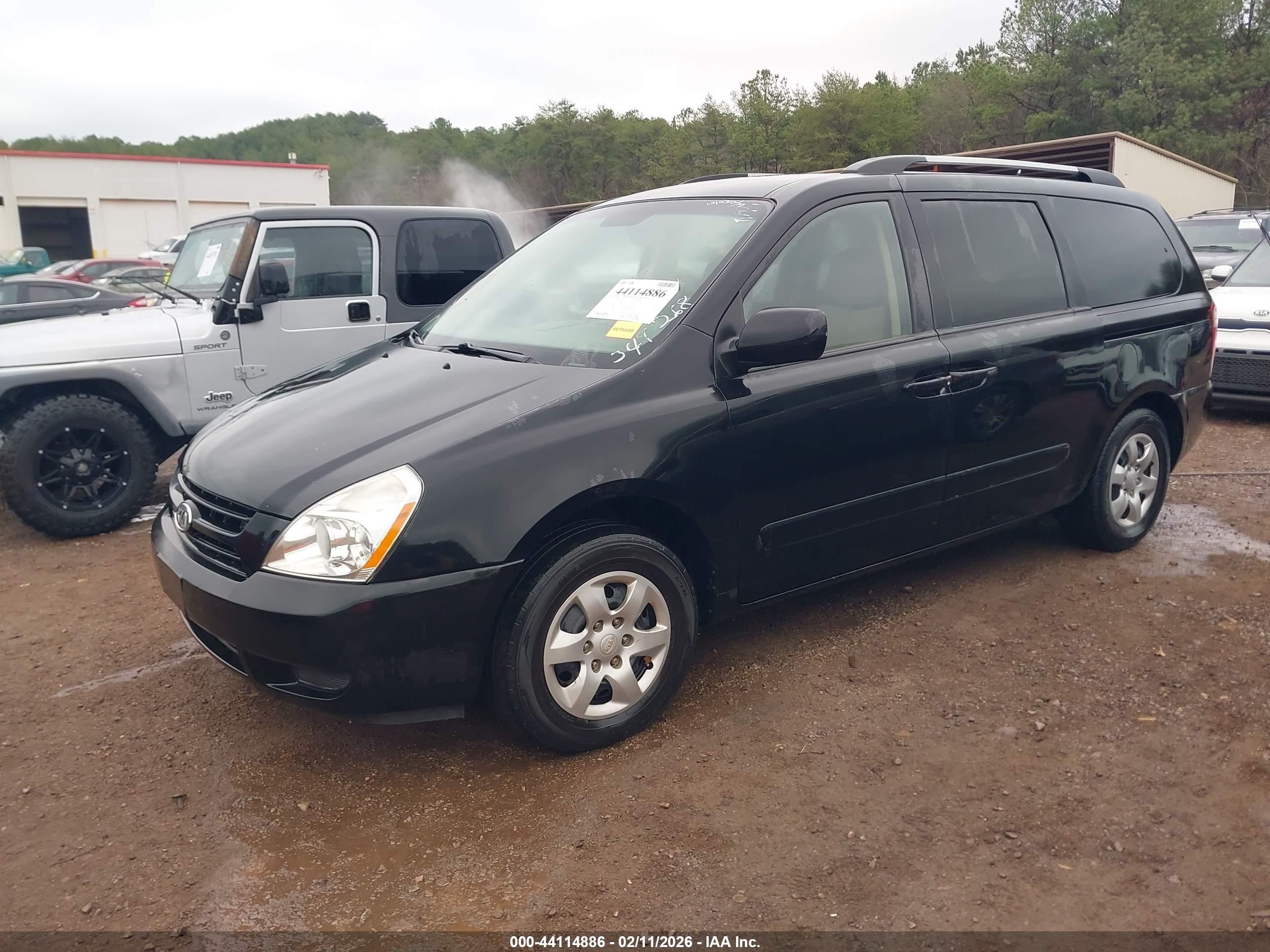 KIA SEDONA image 2