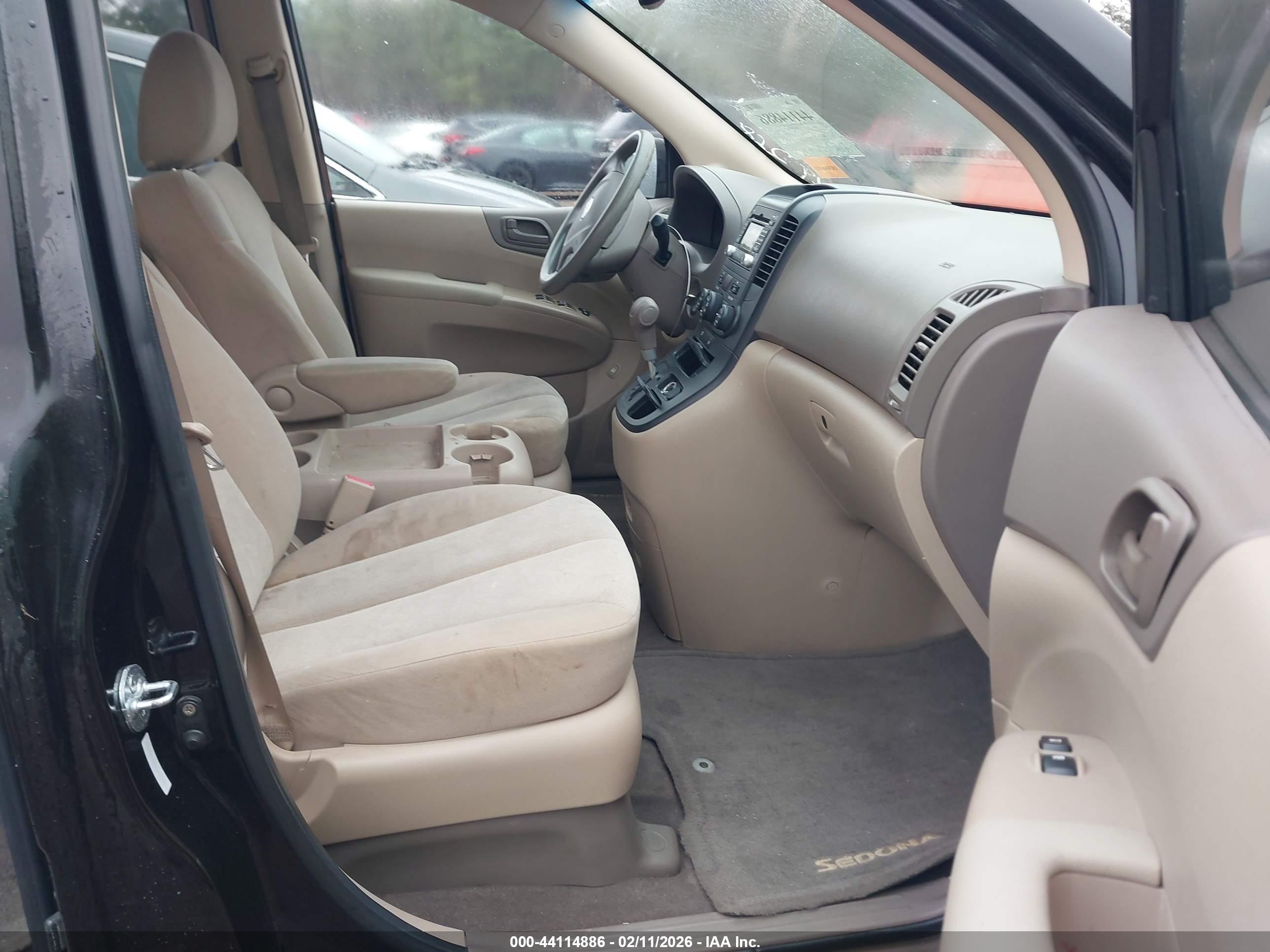 KIA SEDONA image 5