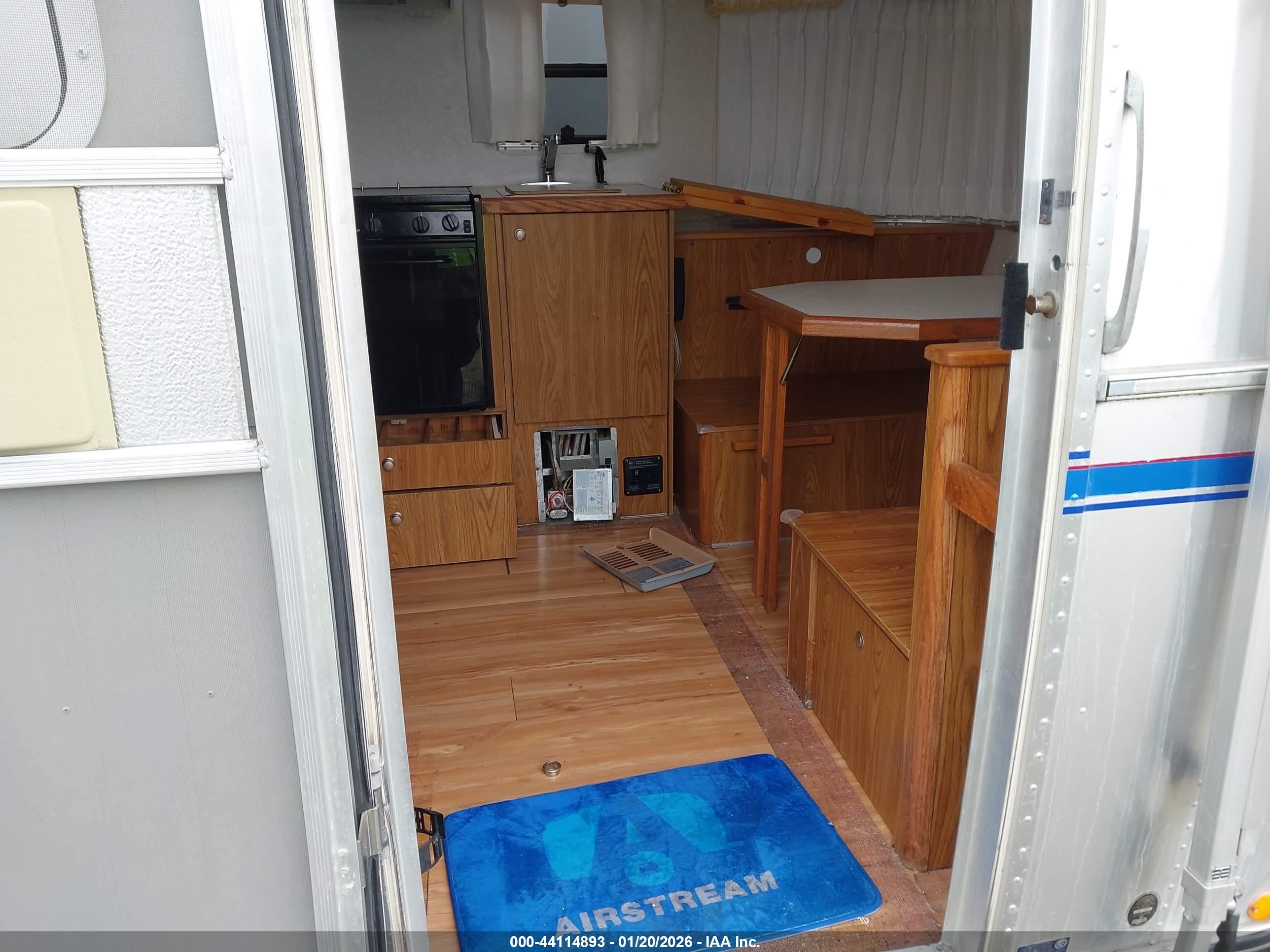 AIRSTREAM BAMBI image 5