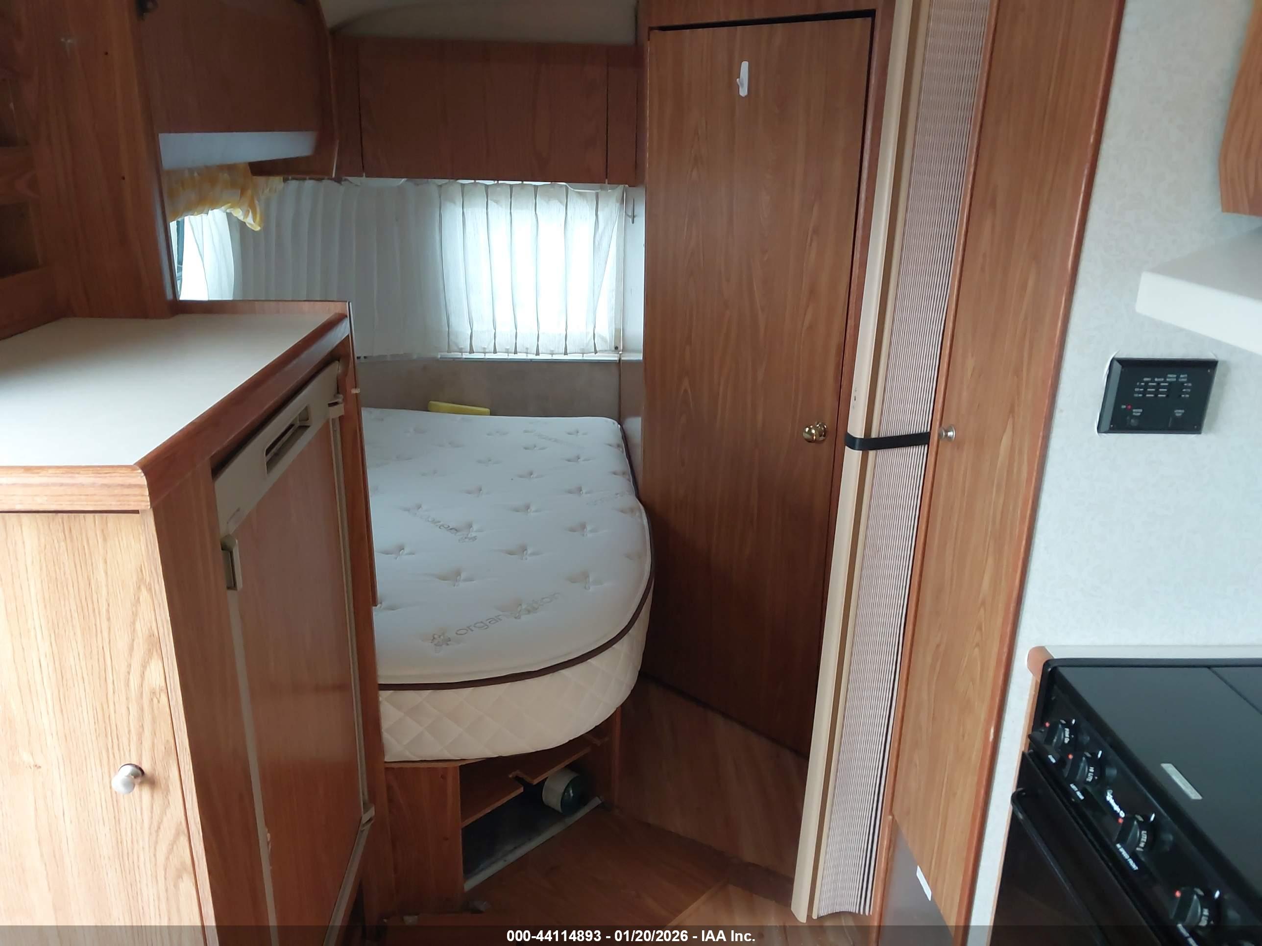 AIRSTREAM BAMBI image 8
