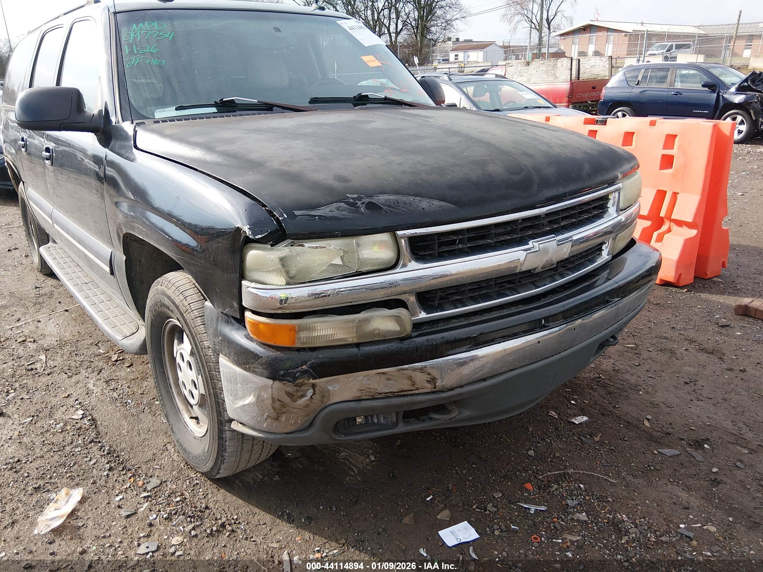 CHEVROLET SUBURBAN image 6