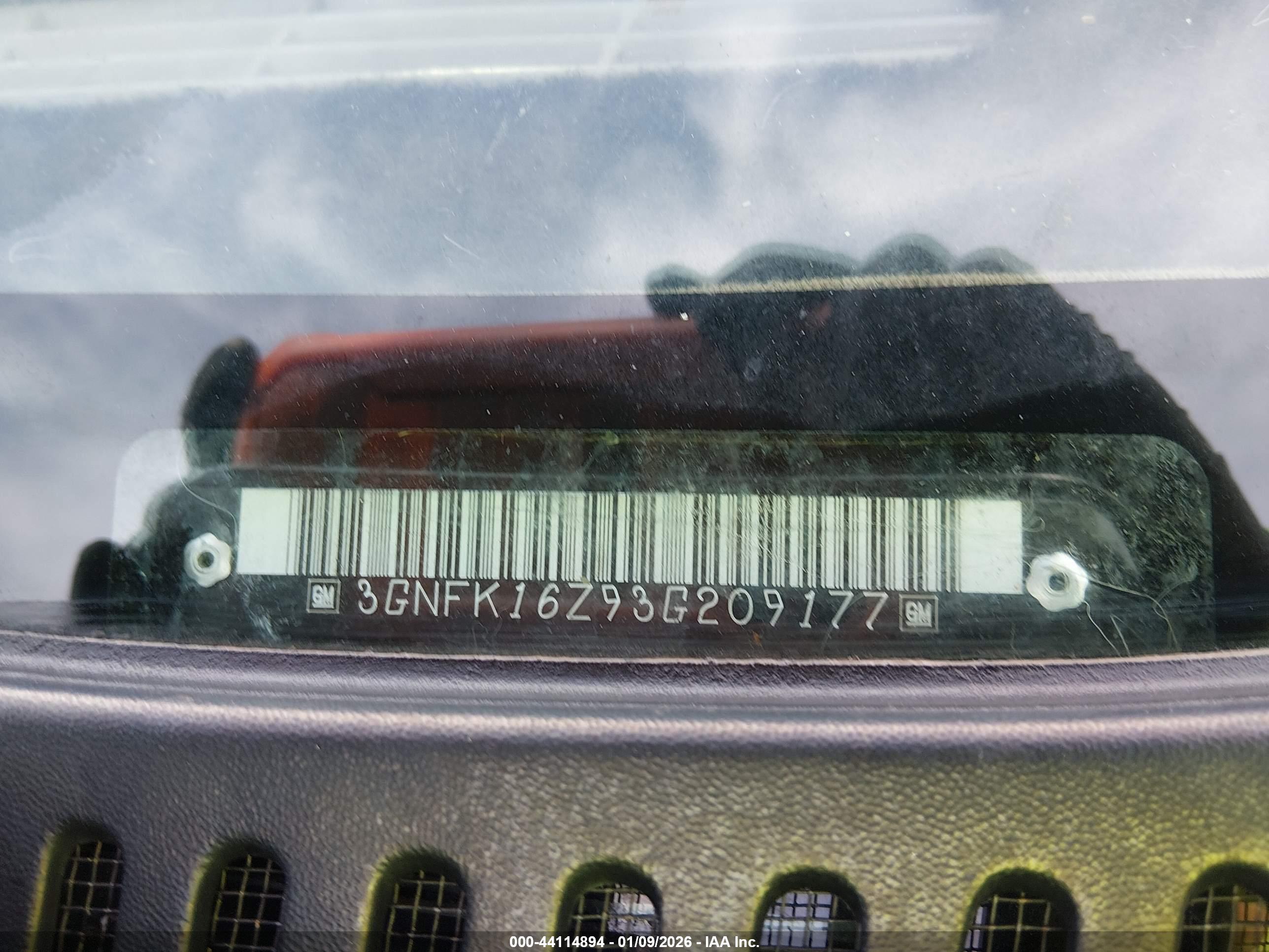 CHEVROLET SUBURBAN image 9