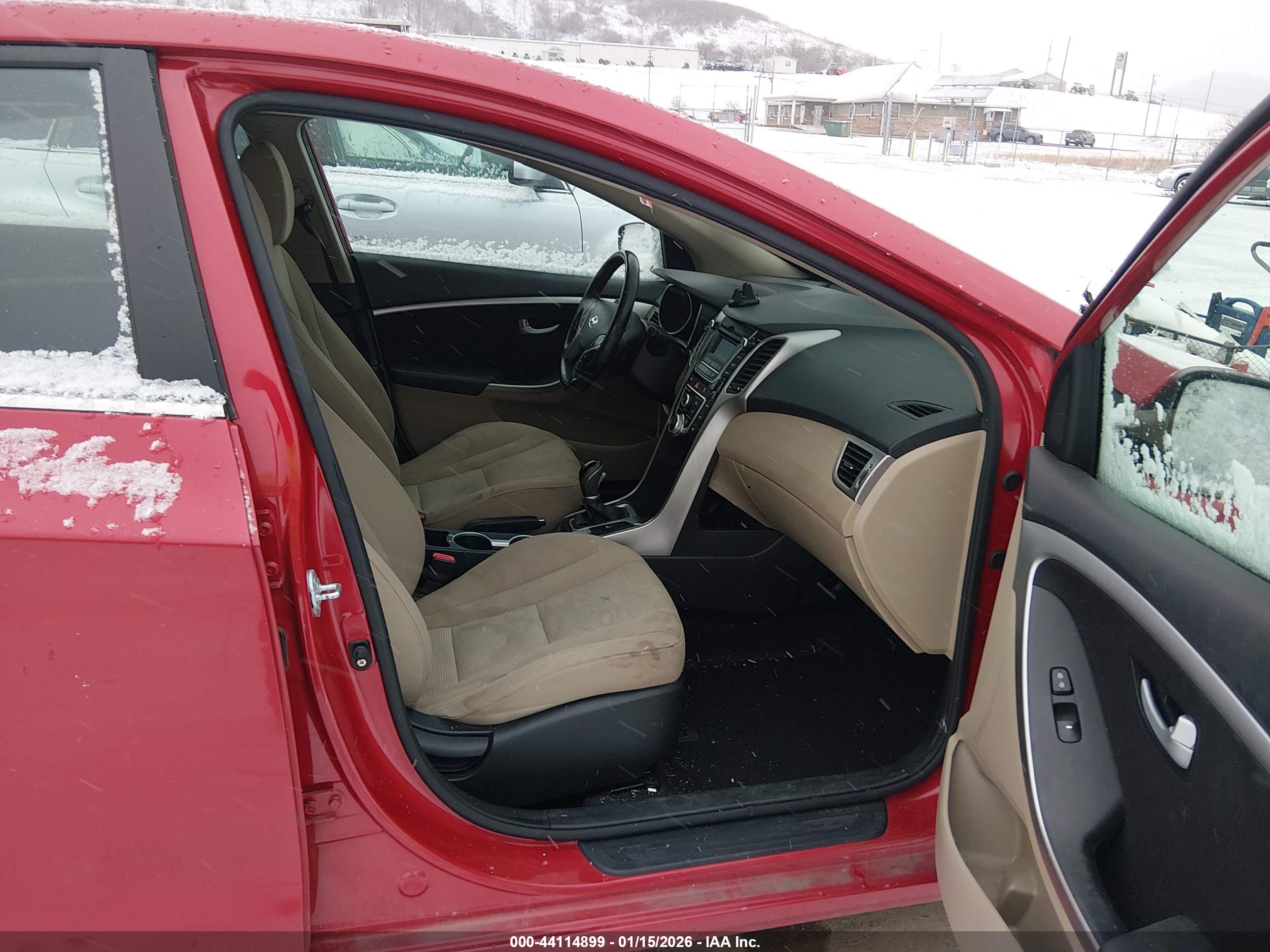 HYUNDAI ELANTRA image 5