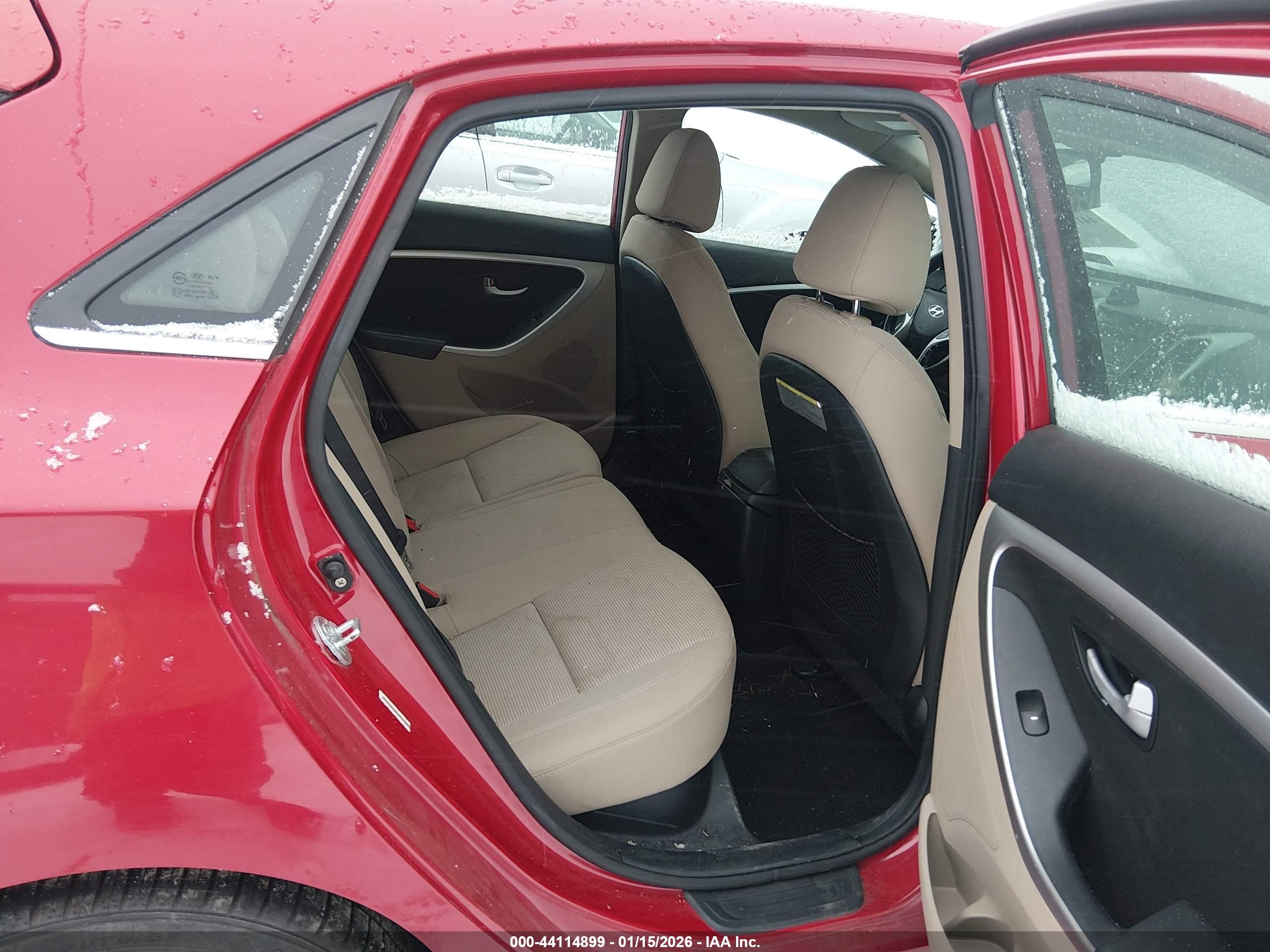 HYUNDAI ELANTRA image 8