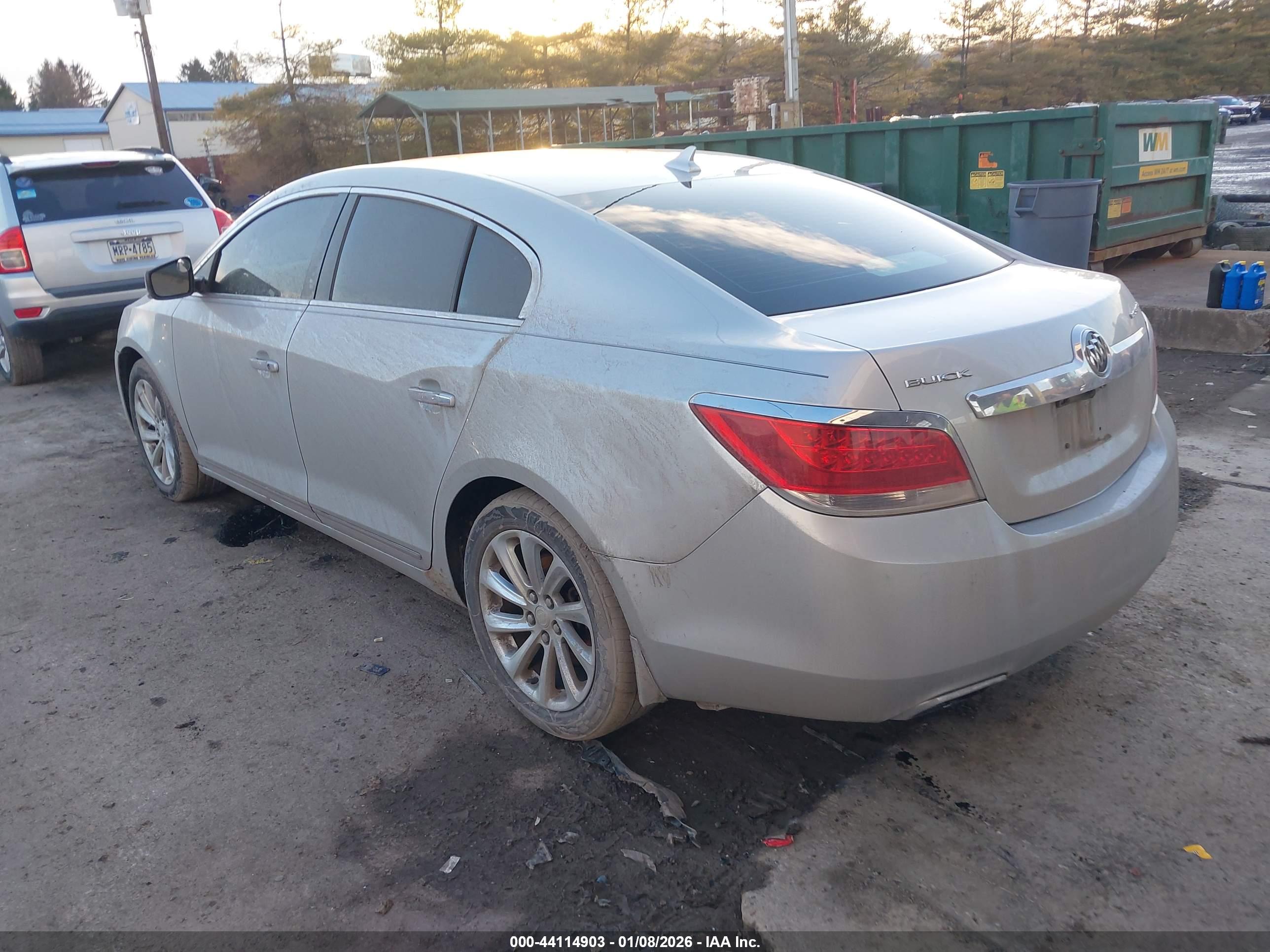 BUICK LACROSSE image 3