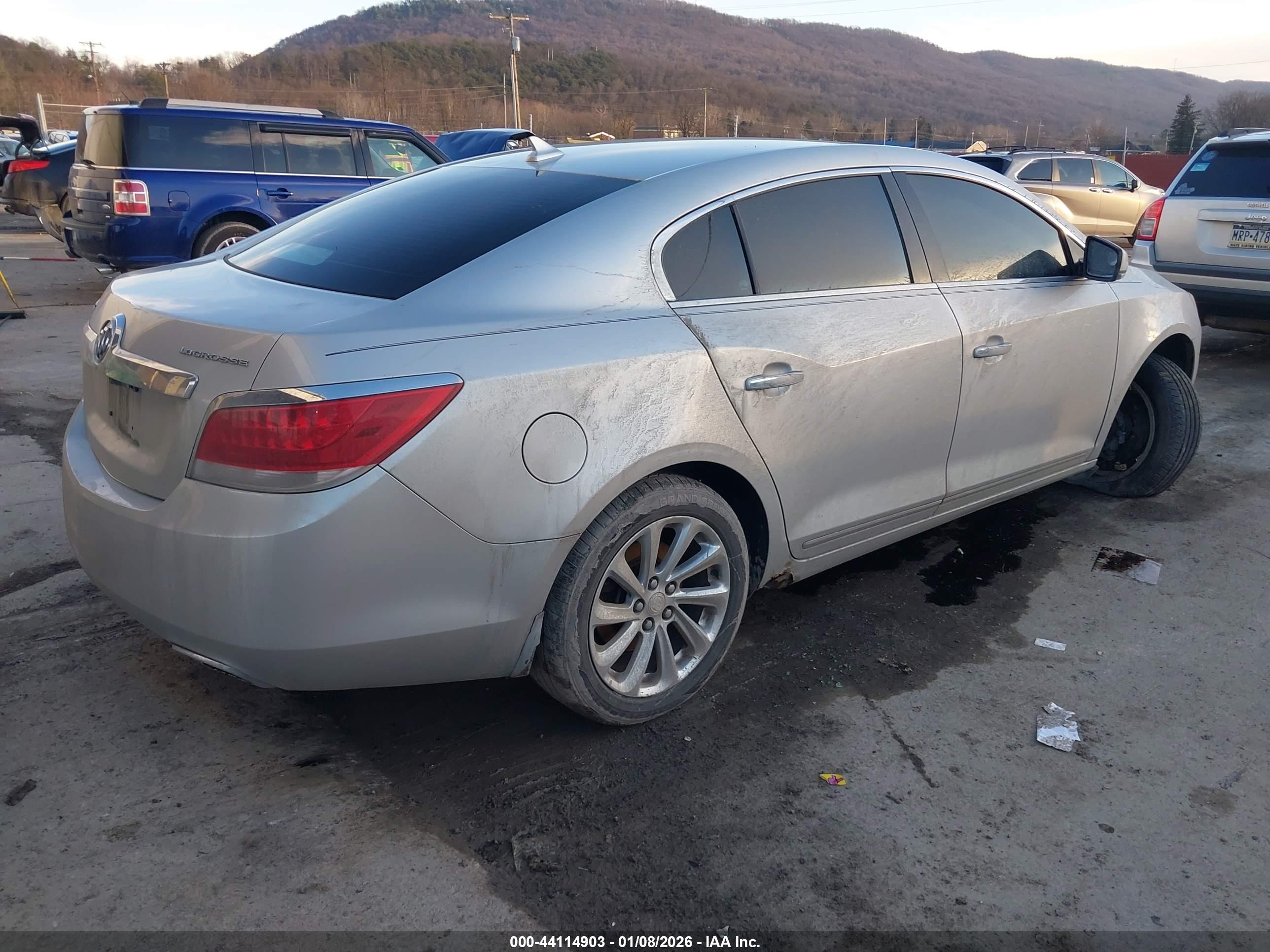 BUICK LACROSSE image 4