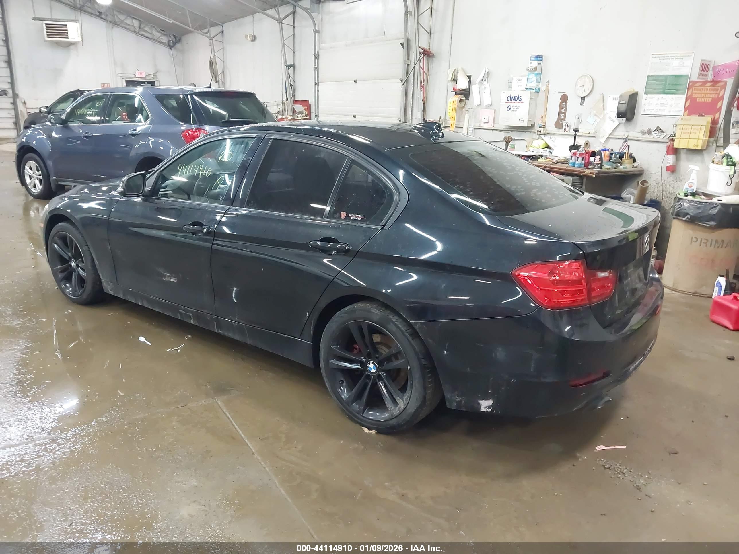 BMW 328I image 3