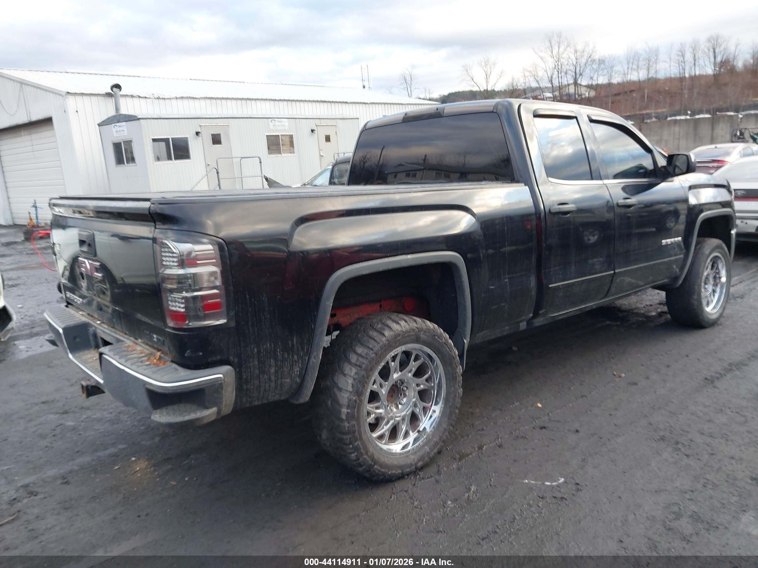 GMC SIERRA image 4