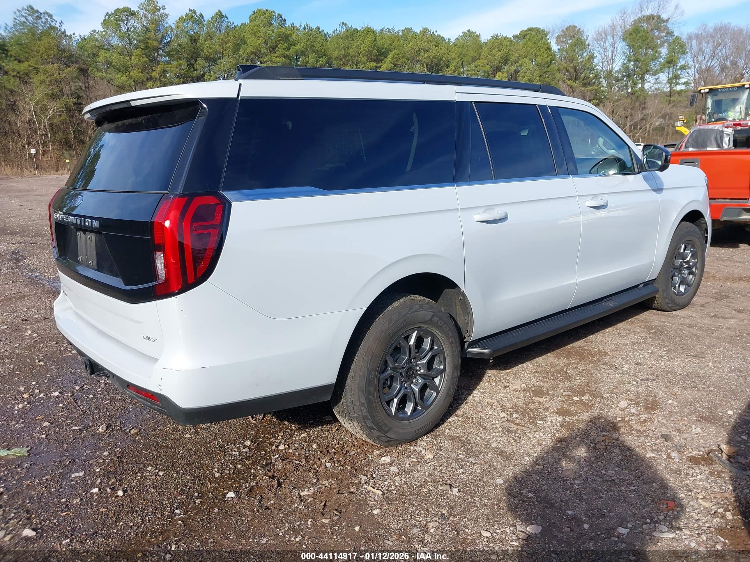 FORD EXPEDITION image 4