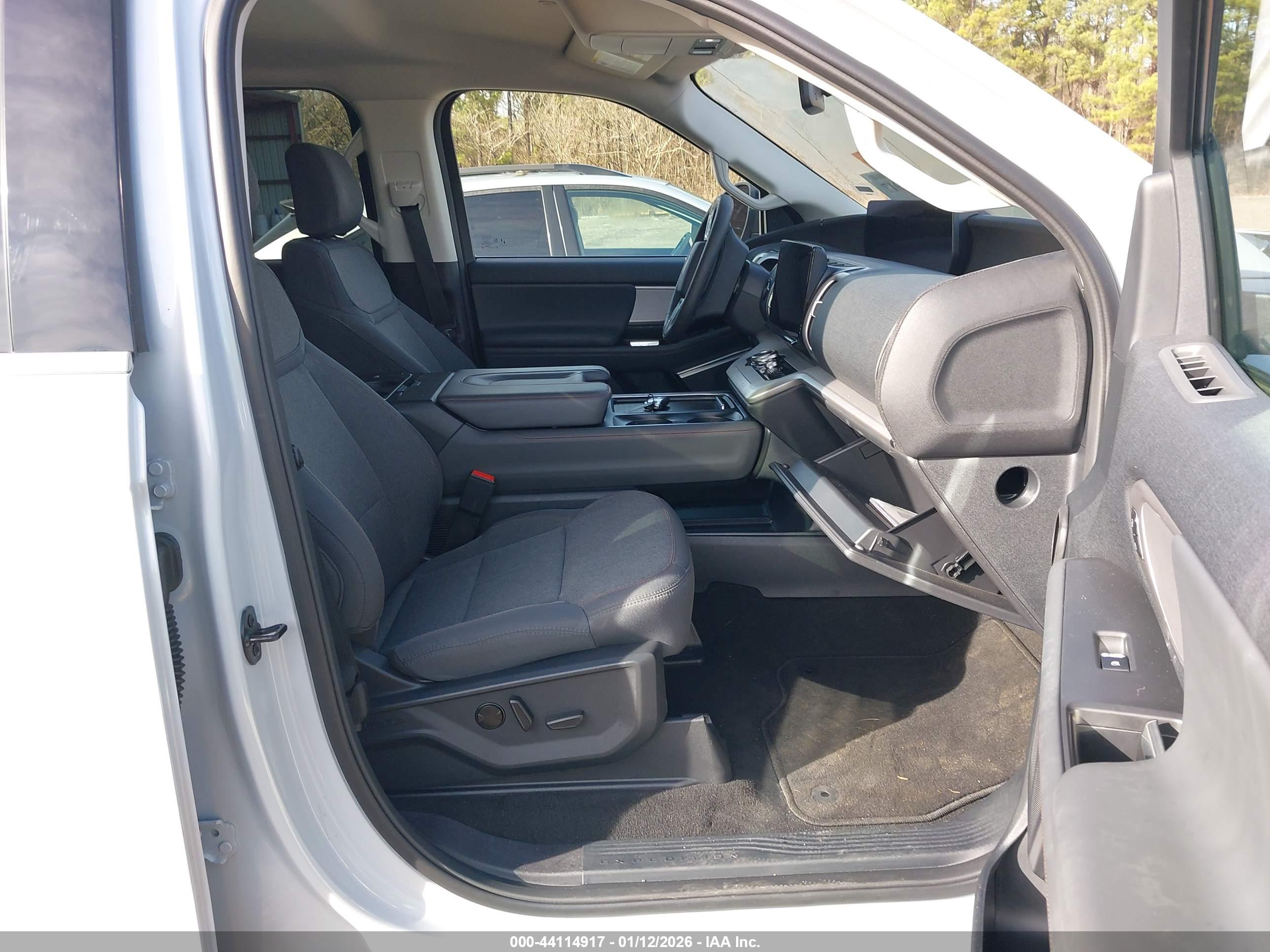 FORD EXPEDITION image 5