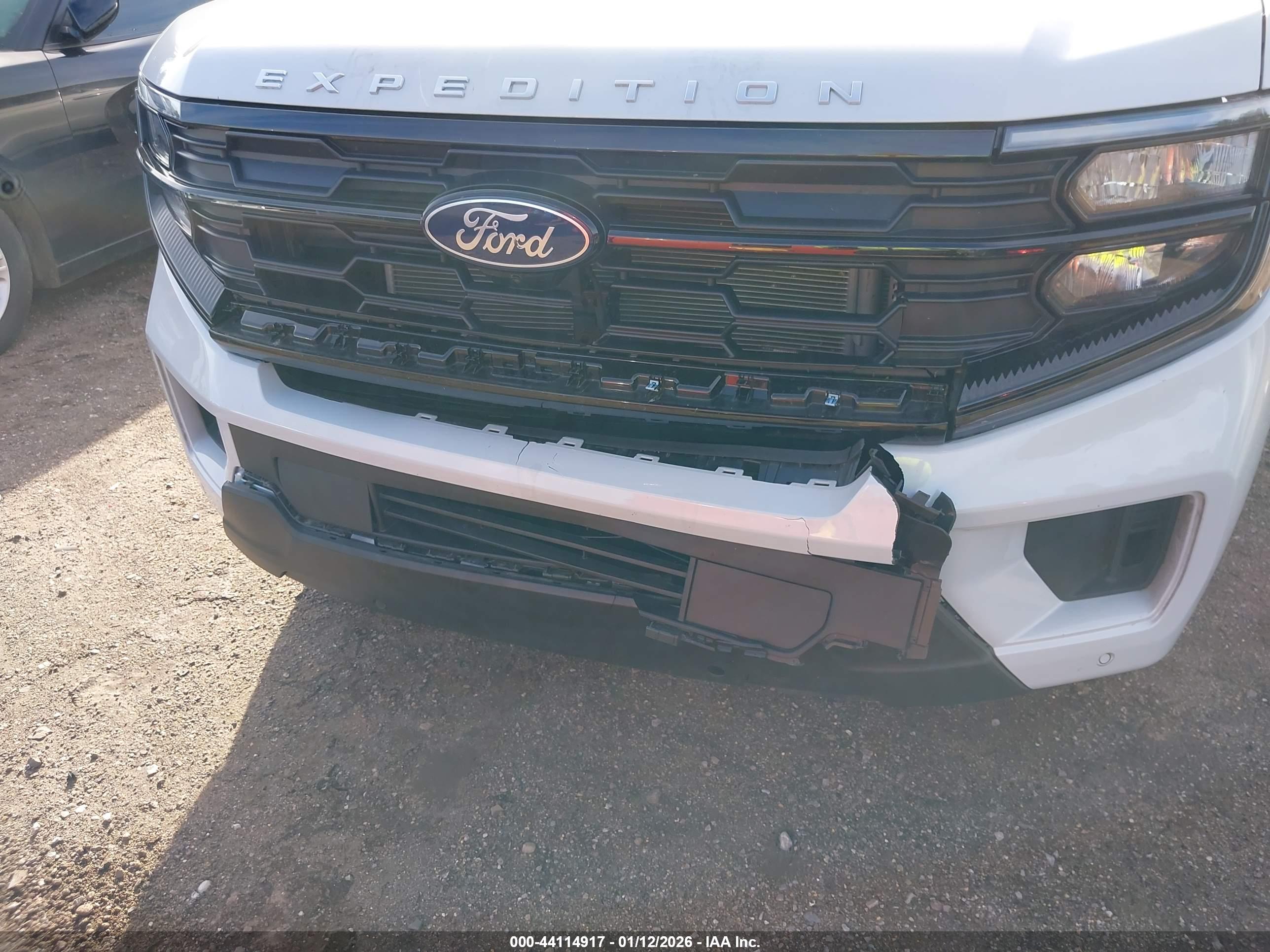 FORD EXPEDITION image 6