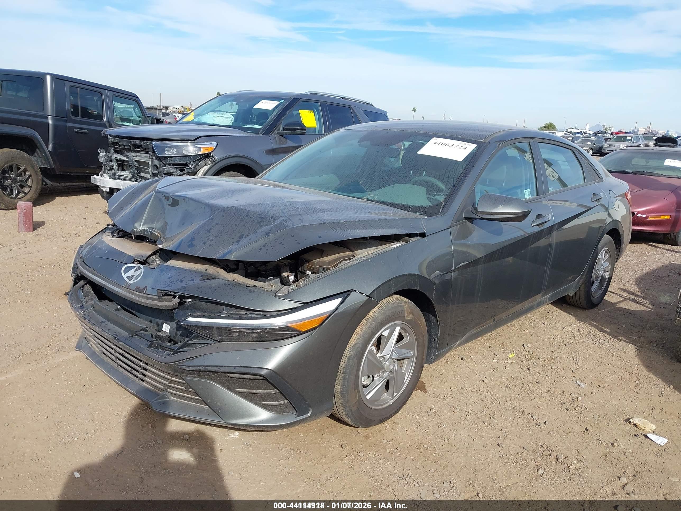 HYUNDAI ELANTRA image 2