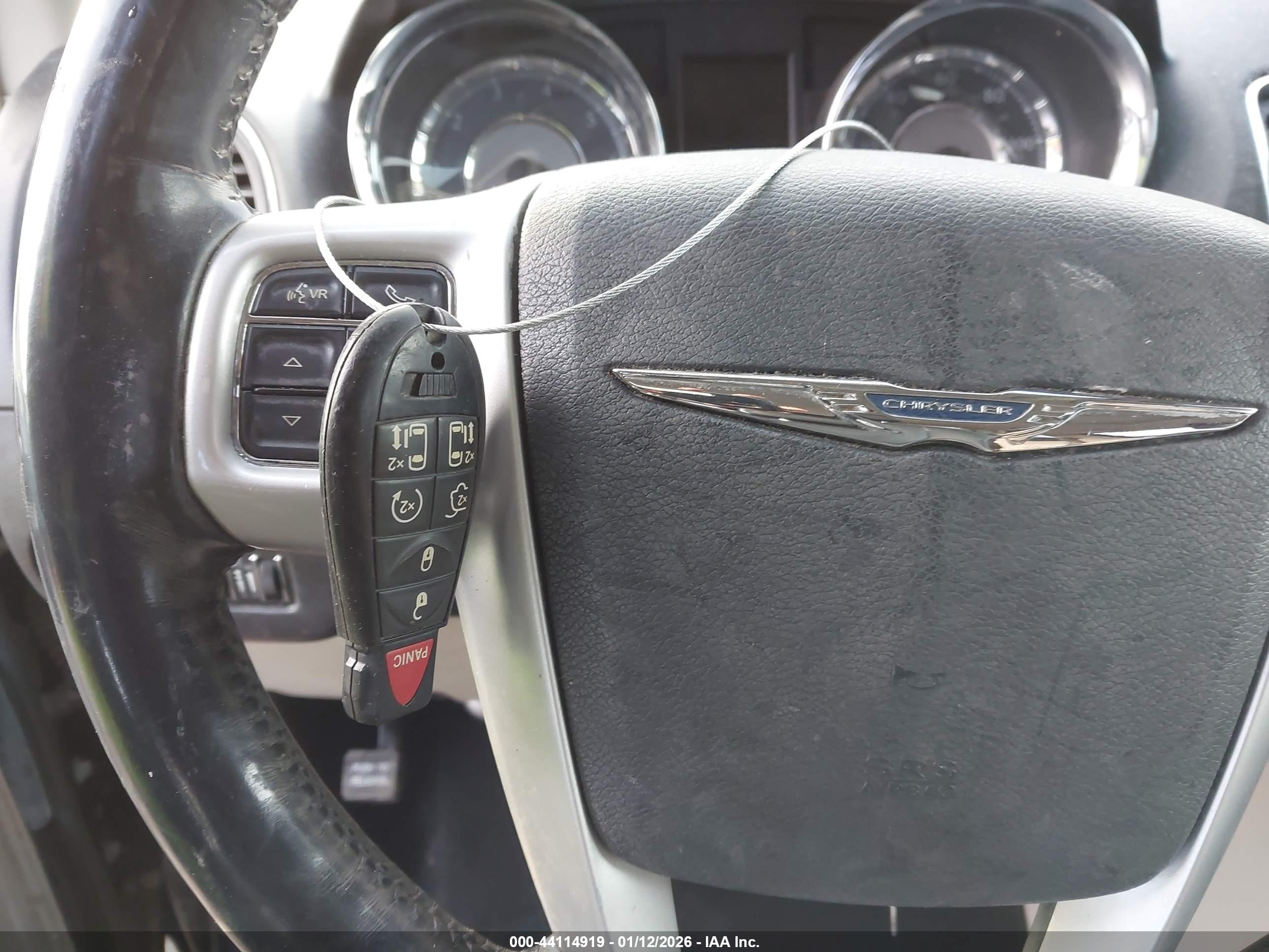 CHRYSLER TOWN image 11