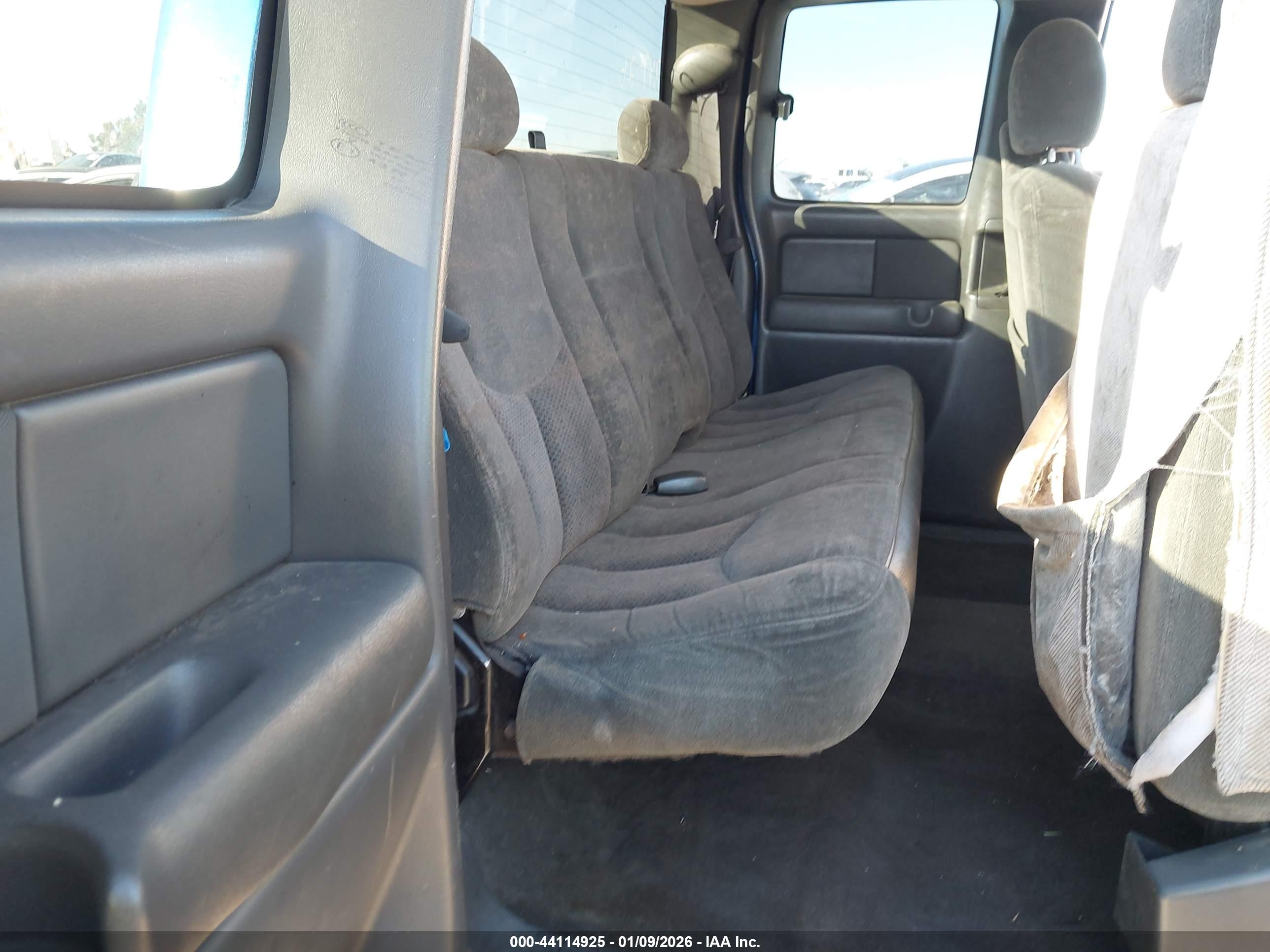 CHEVROLET SILVERADO image 8