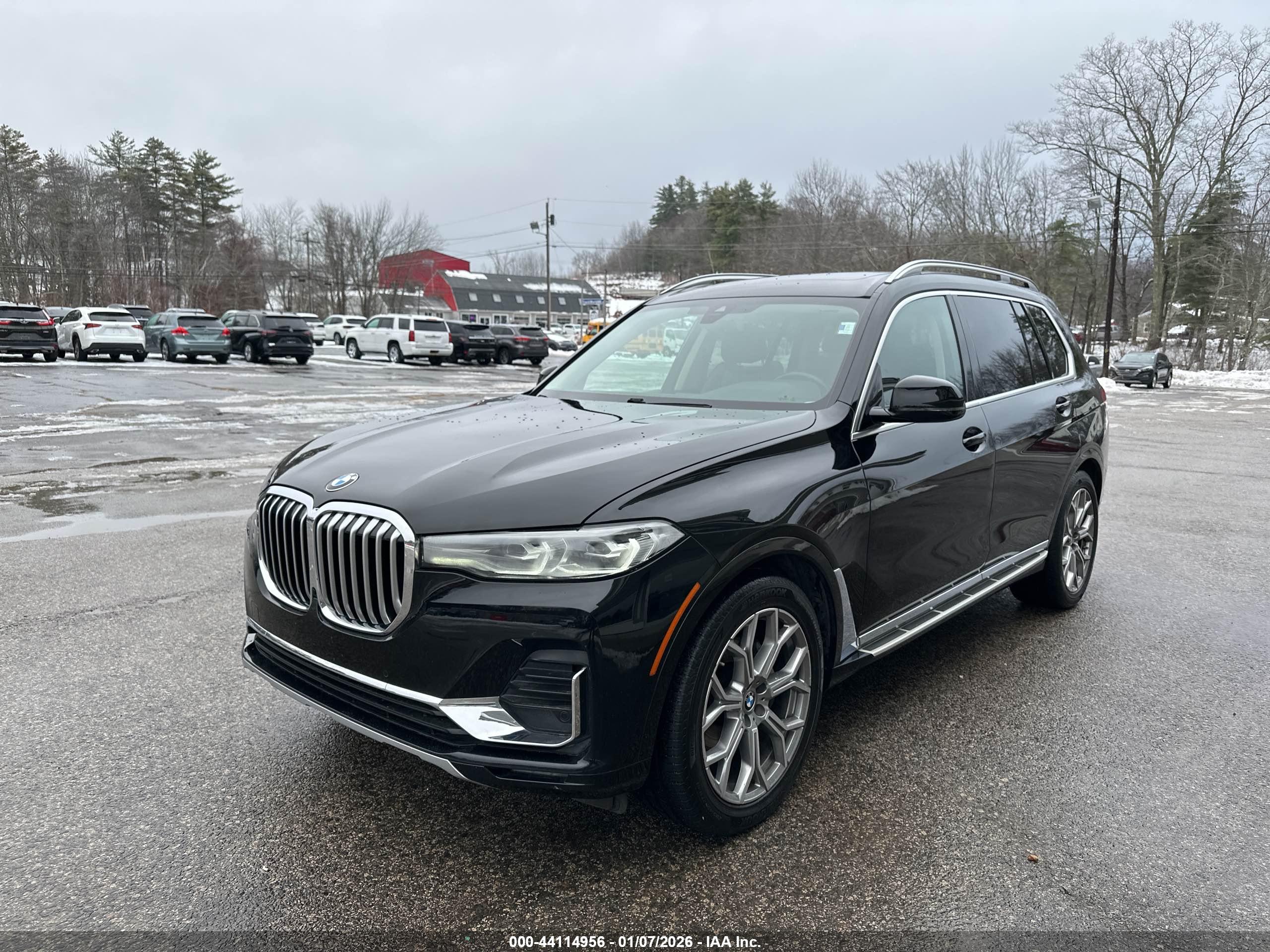 BMW X7 image 2