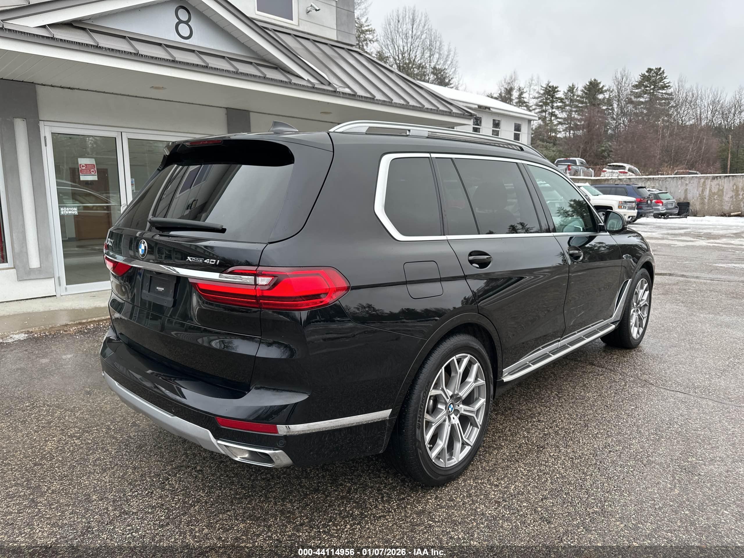 BMW X7 image 4