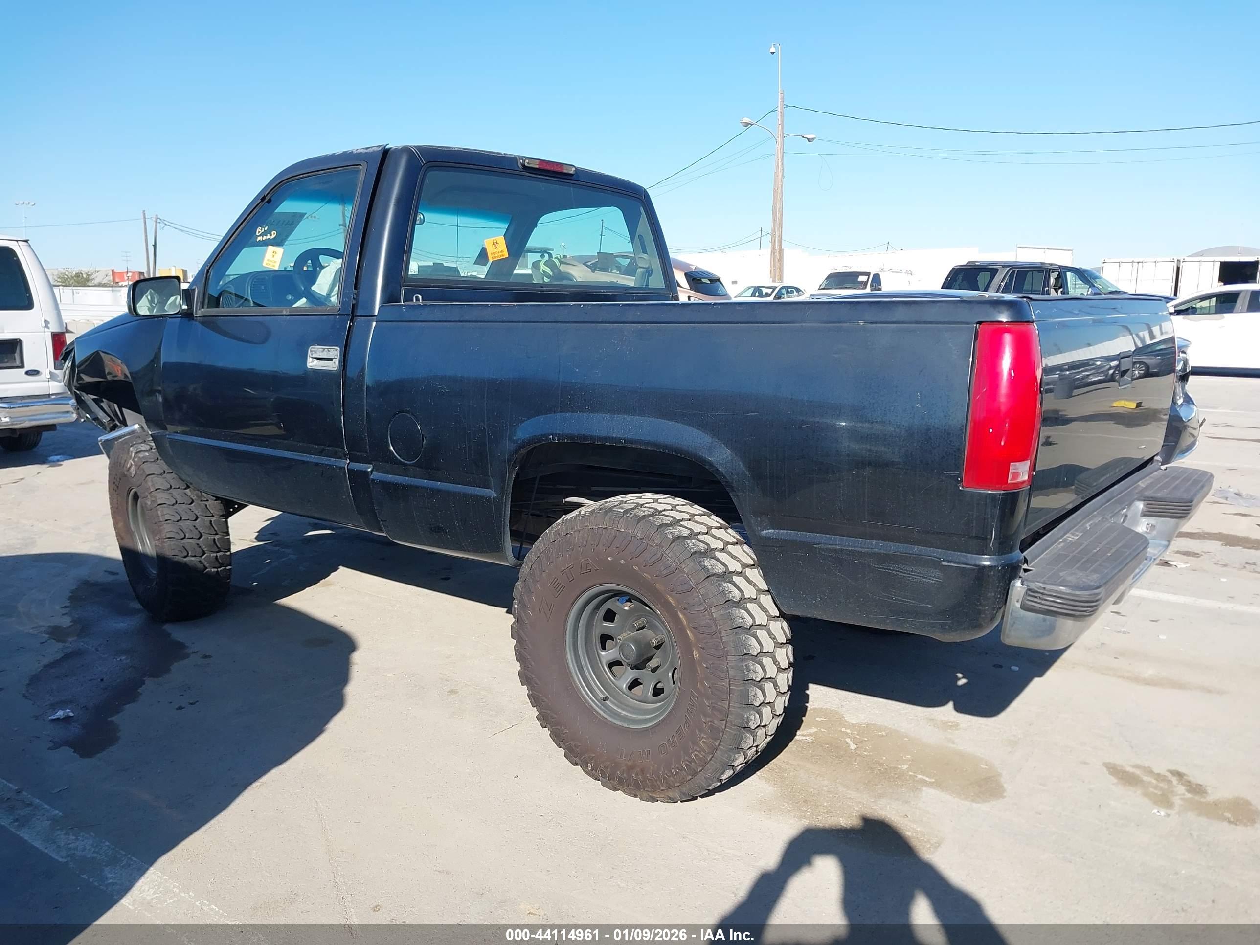 GMC SIERRA image 3