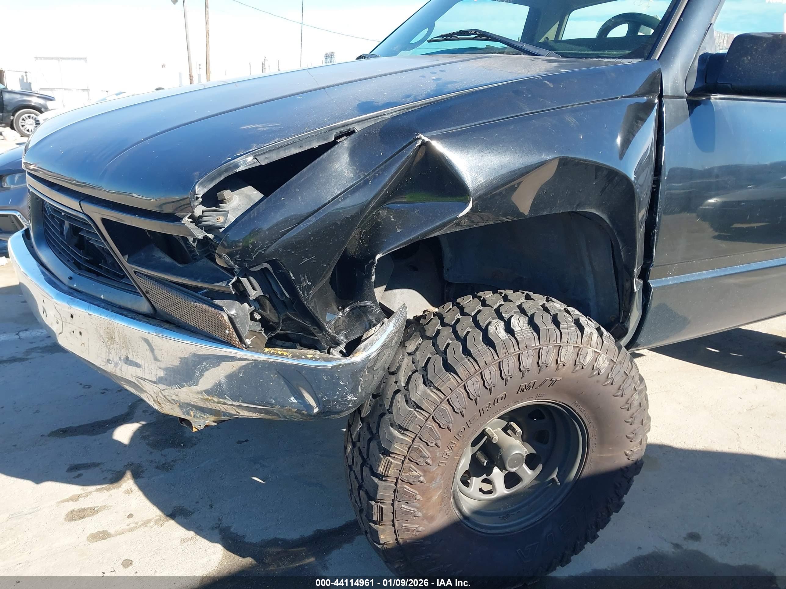GMC SIERRA image 6