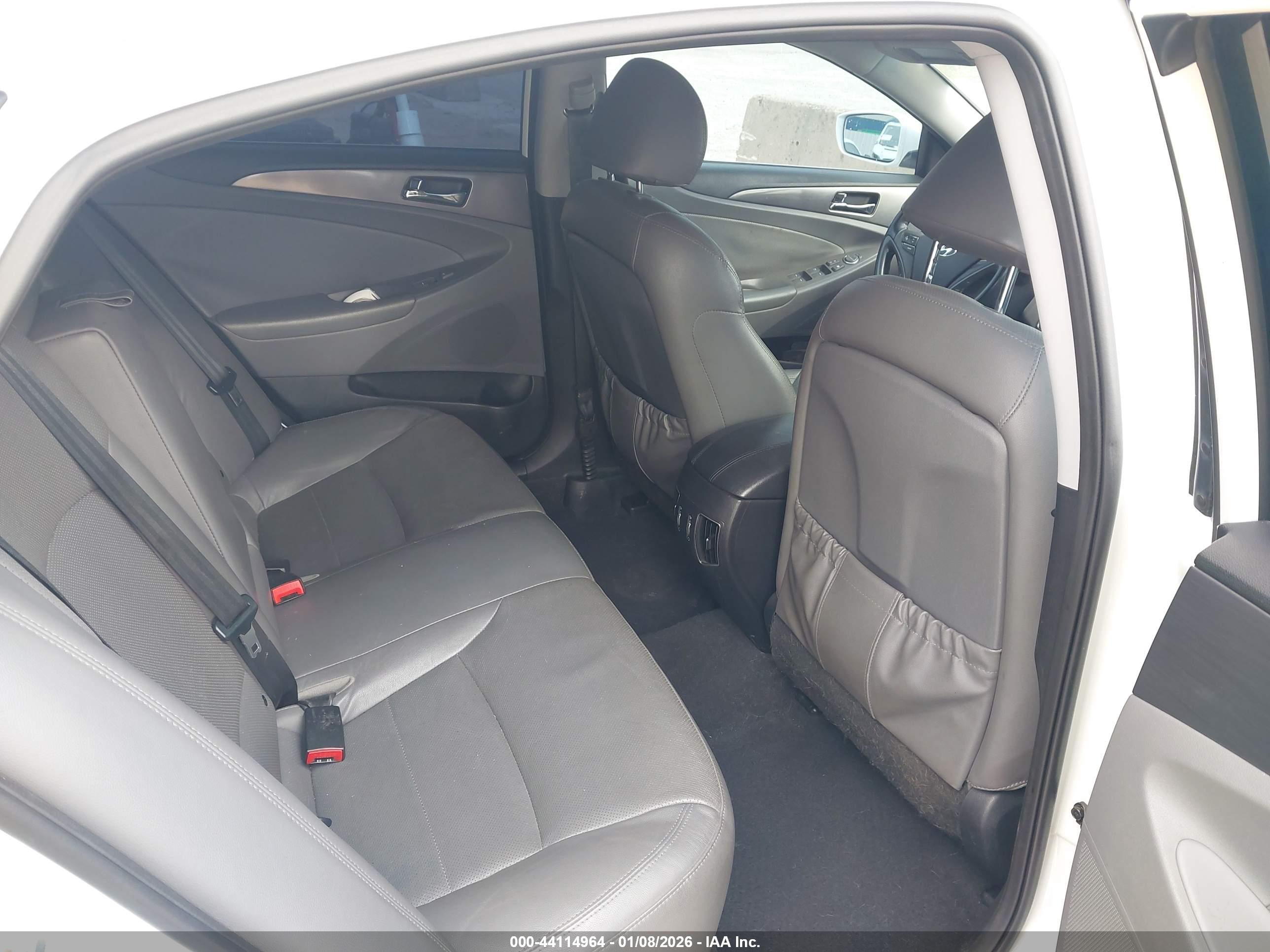 HYUNDAI SONATA image 8