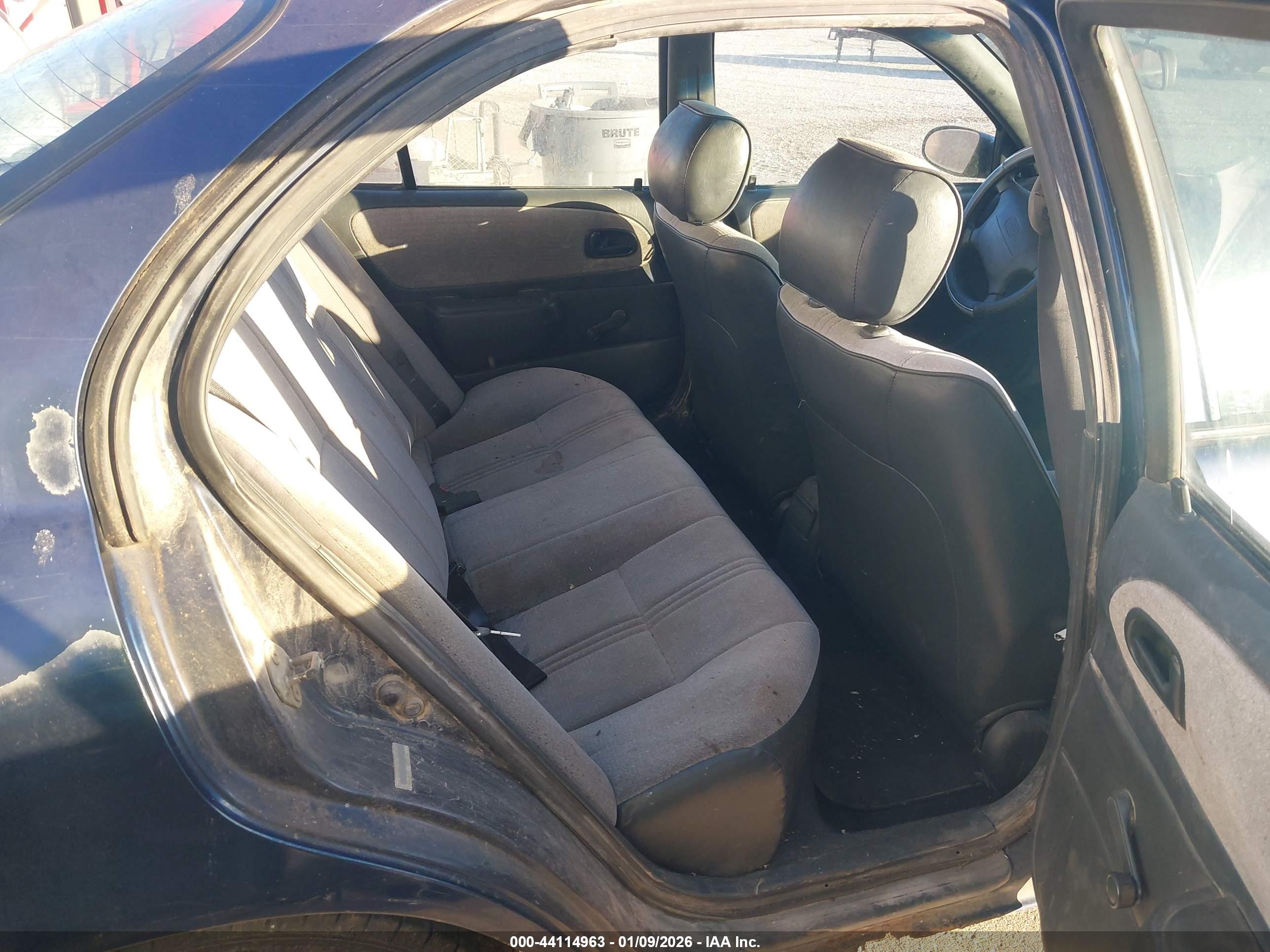 GEO PRIZM image 8