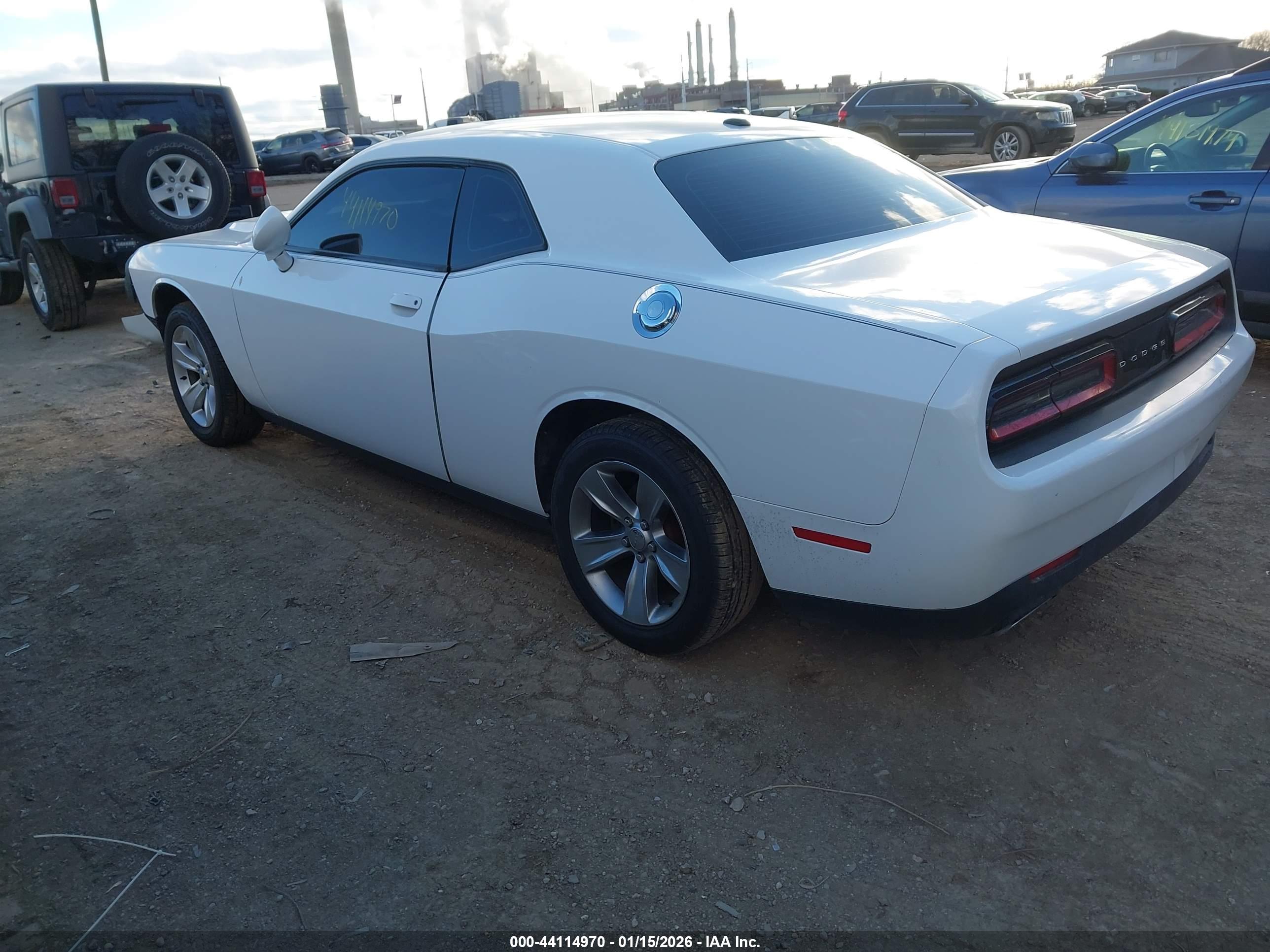 DODGE CHALLENGER image 3