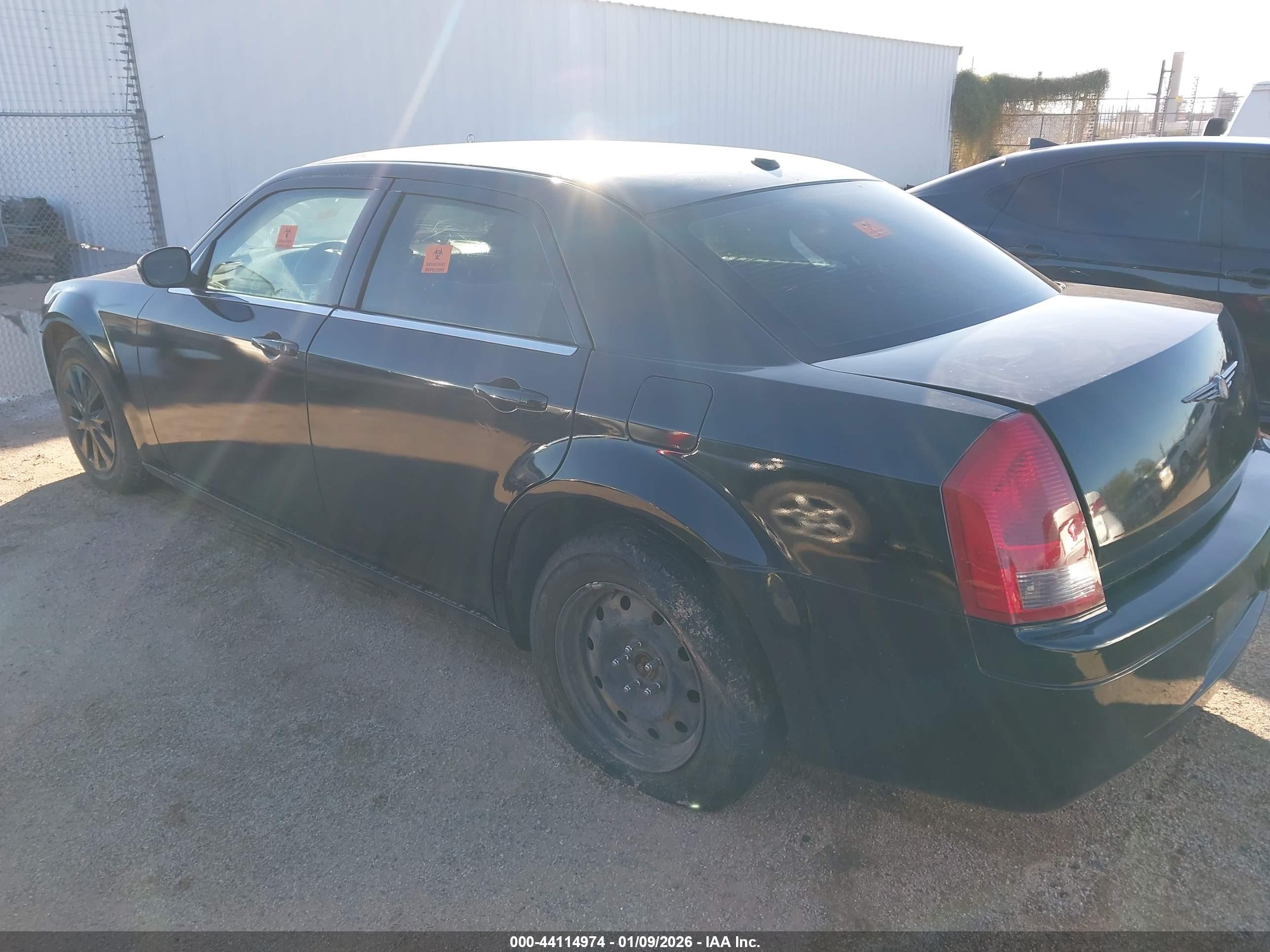 CHRYSLER 300 image 3