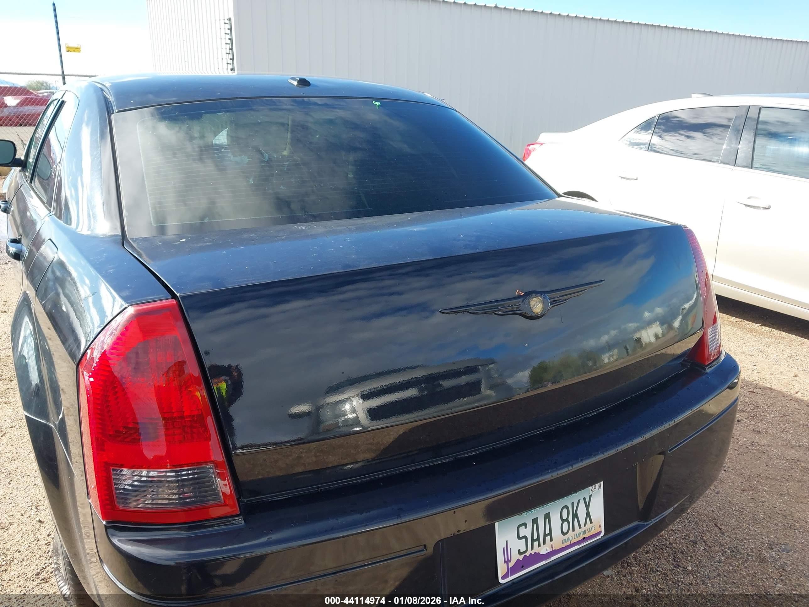 CHRYSLER 300 image 6