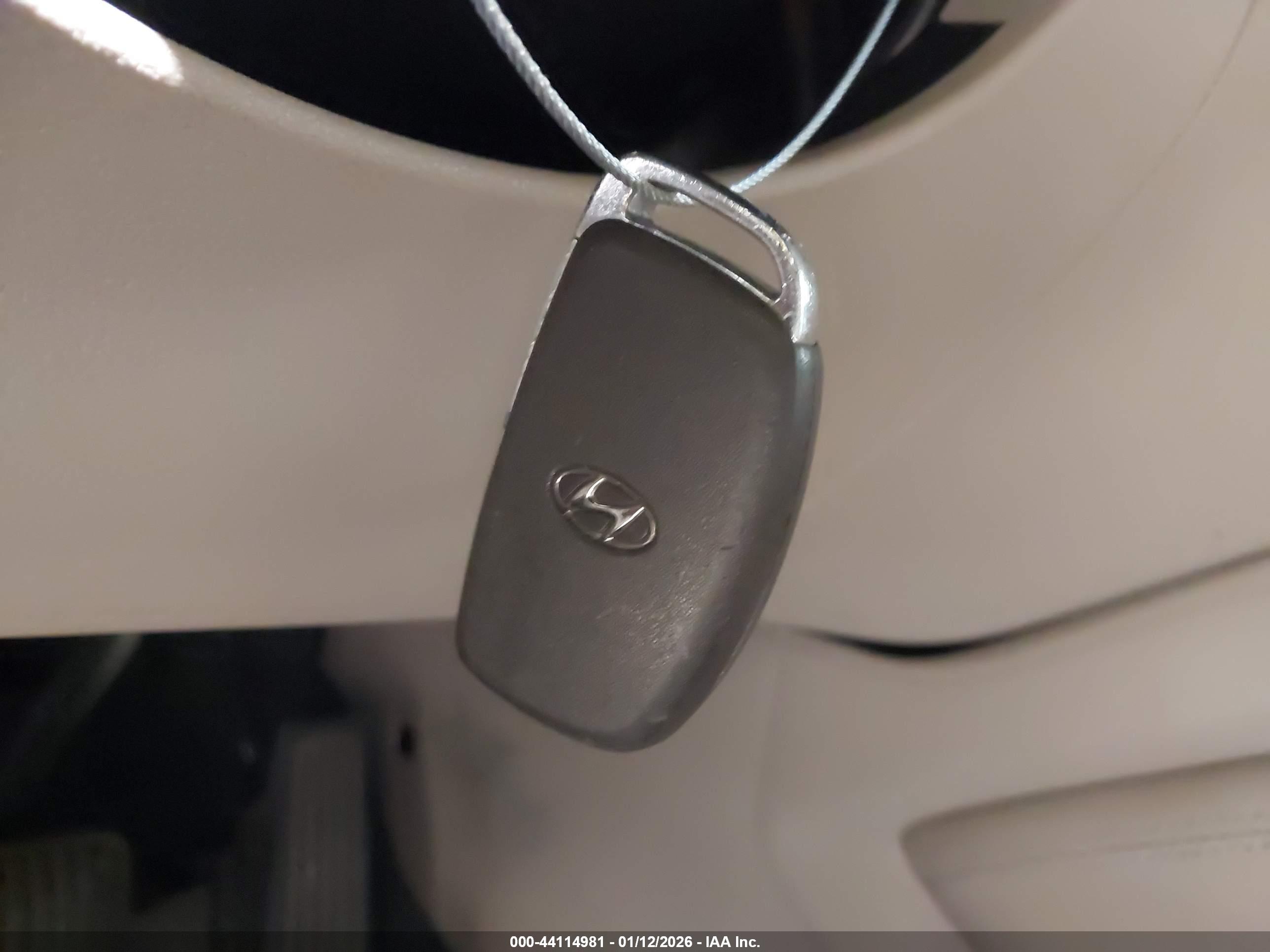 HYUNDAI TUCSON image 11