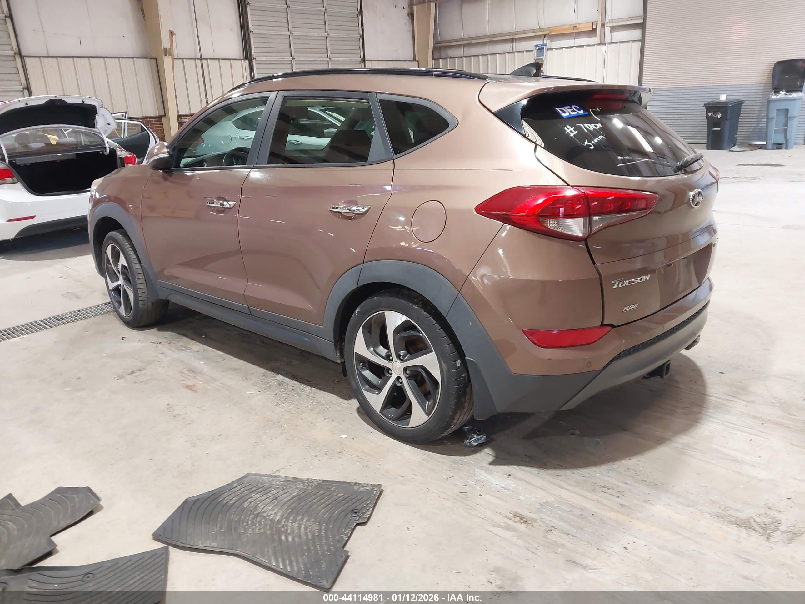 HYUNDAI TUCSON image 3