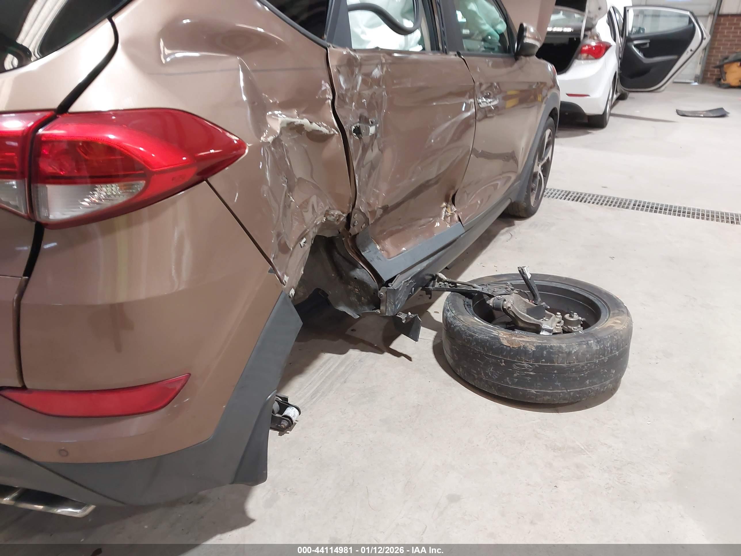 HYUNDAI TUCSON image 6