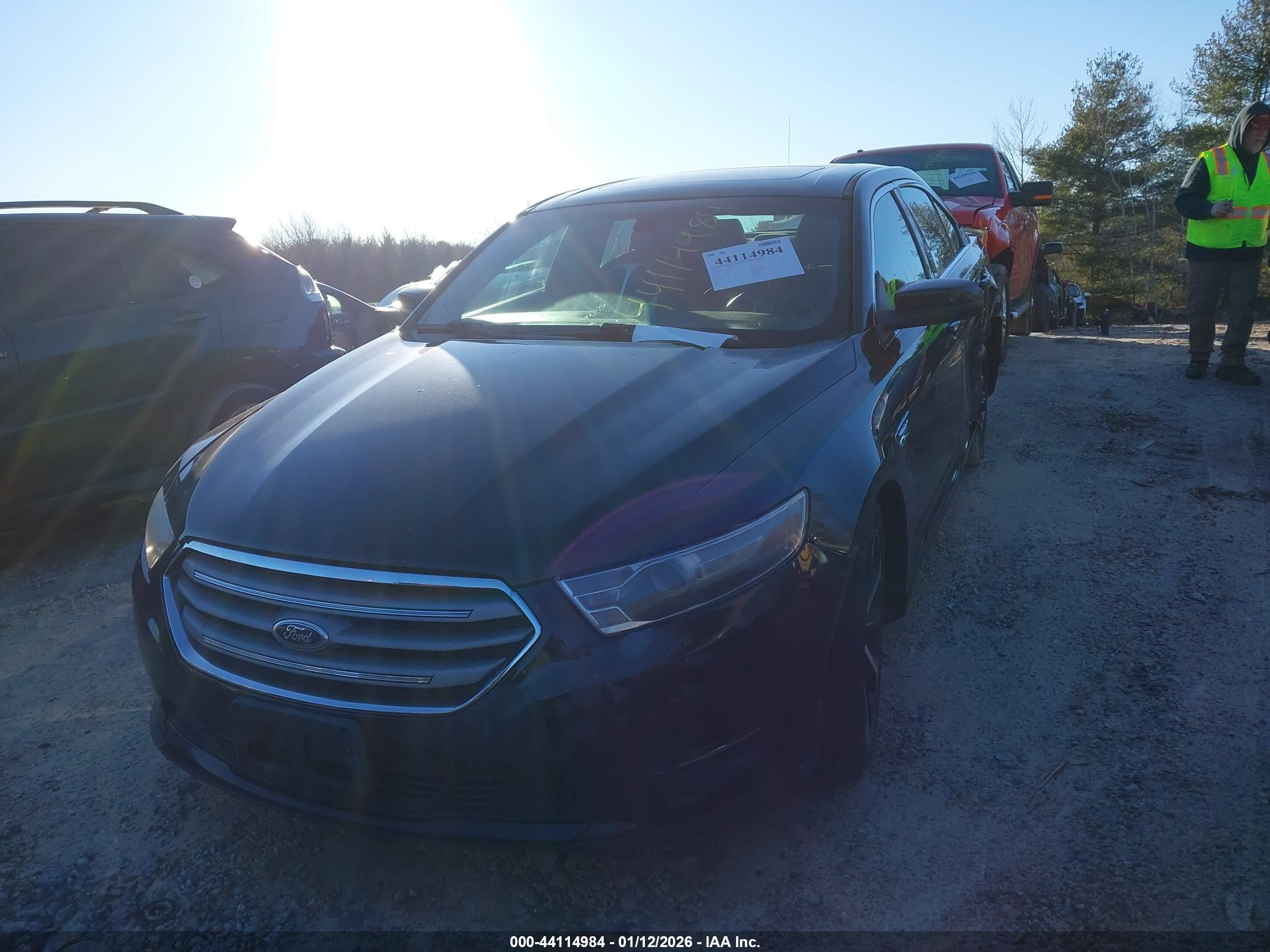 FORD TAURUS image 2