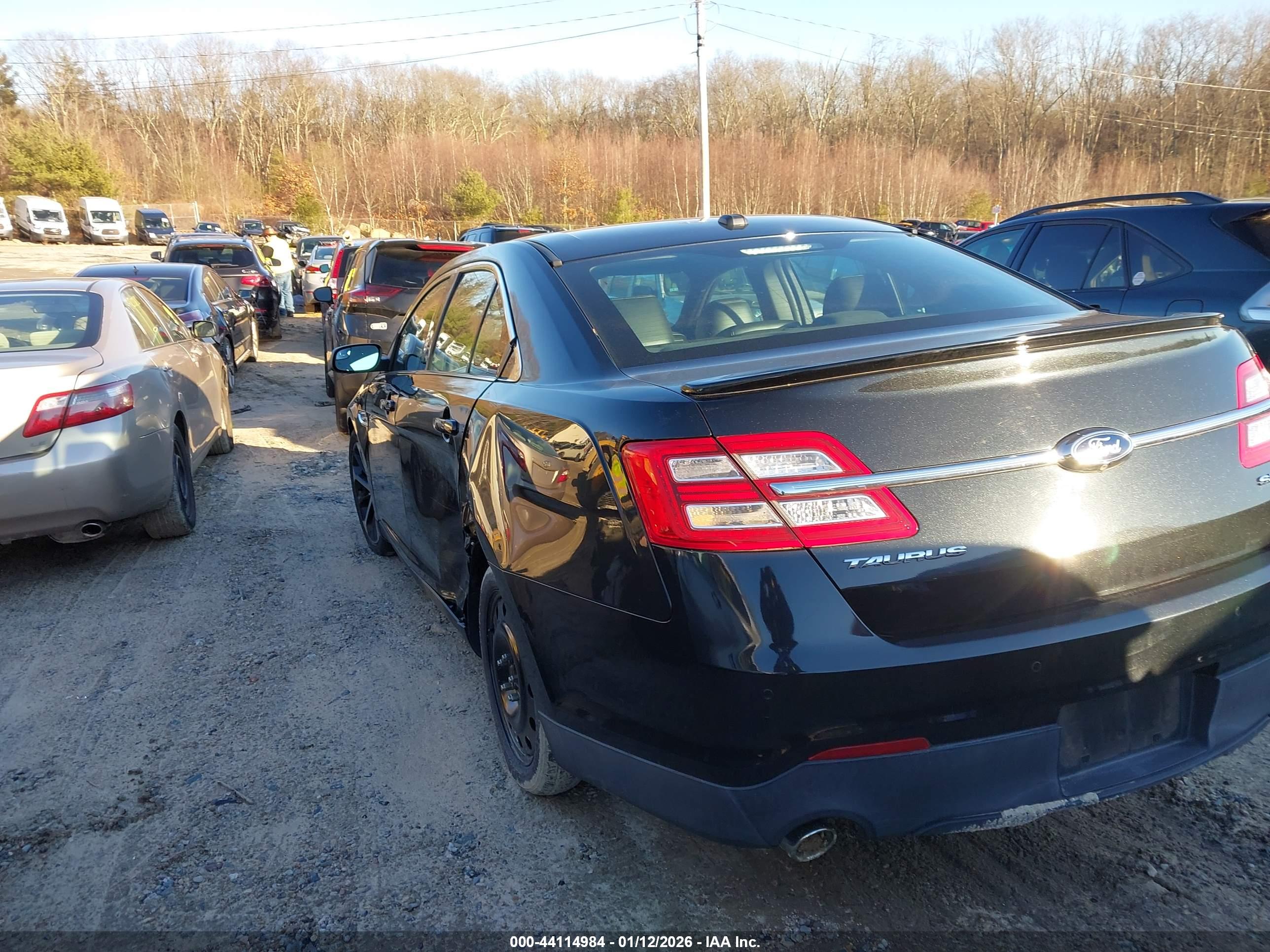FORD TAURUS image 3