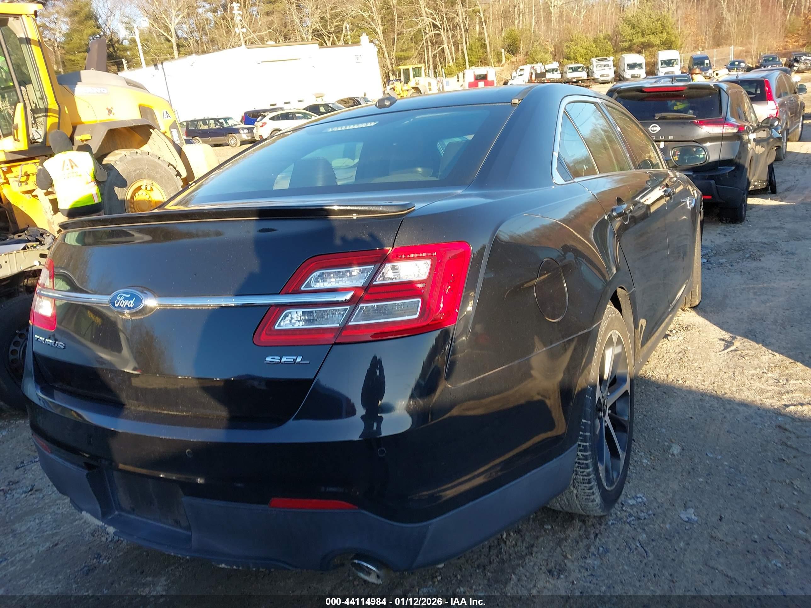 FORD TAURUS image 4