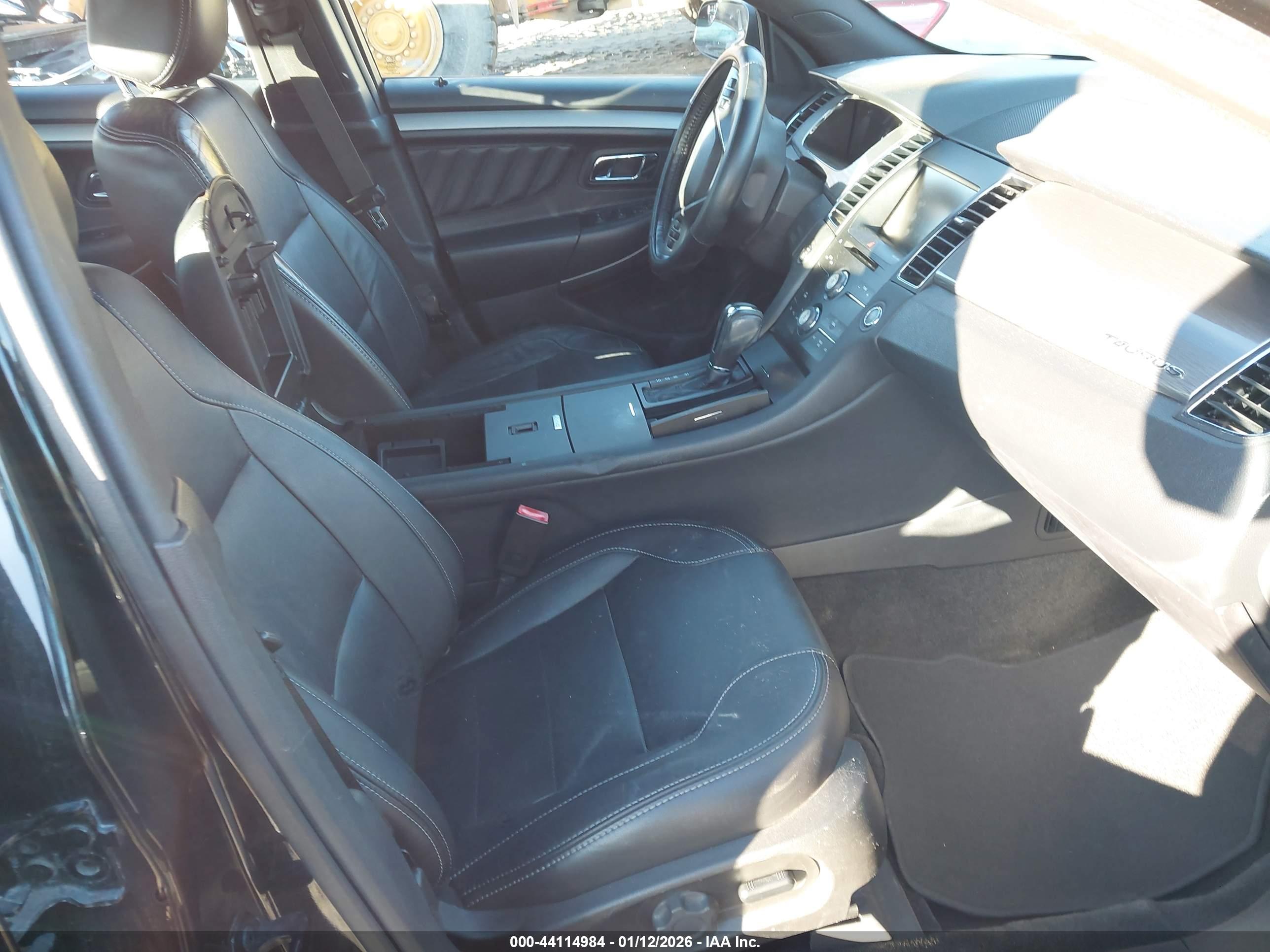 FORD TAURUS image 5