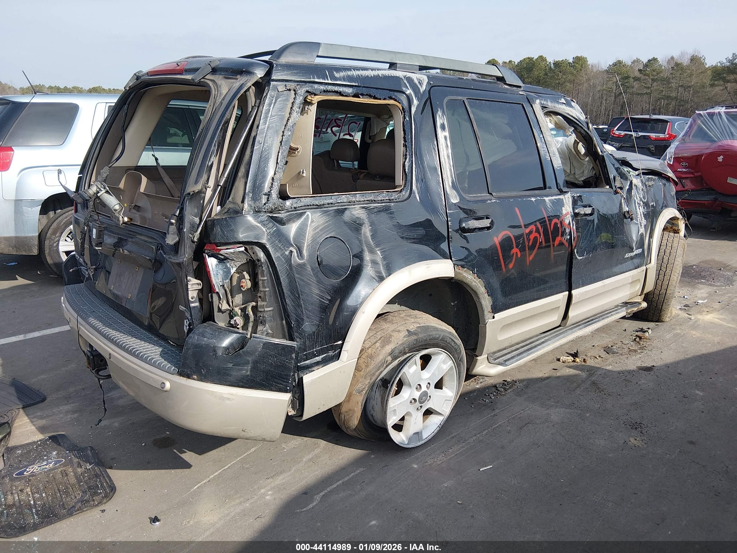 FORD EXPLORER image 4