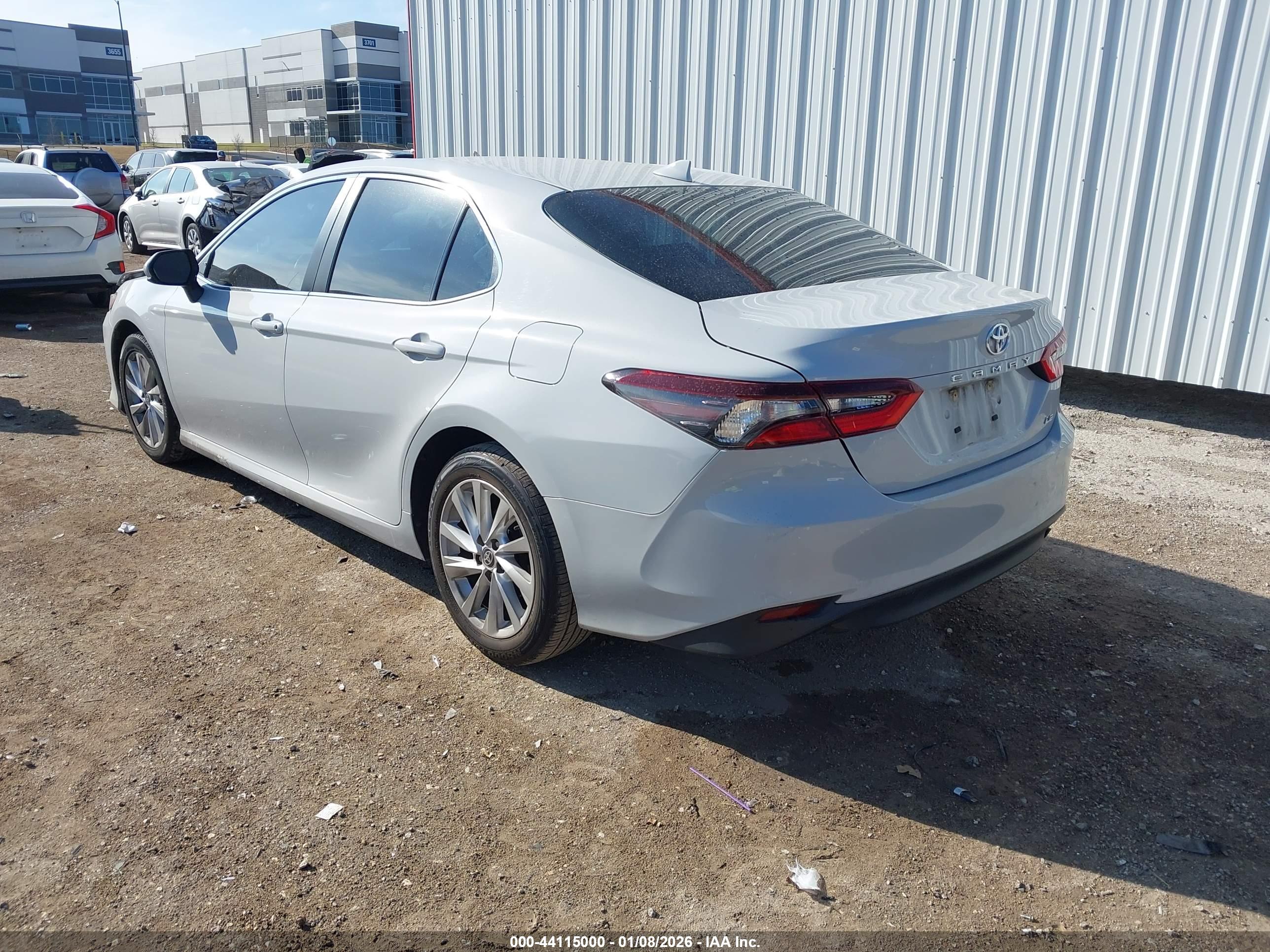 TOYOTA CAMRY image 3