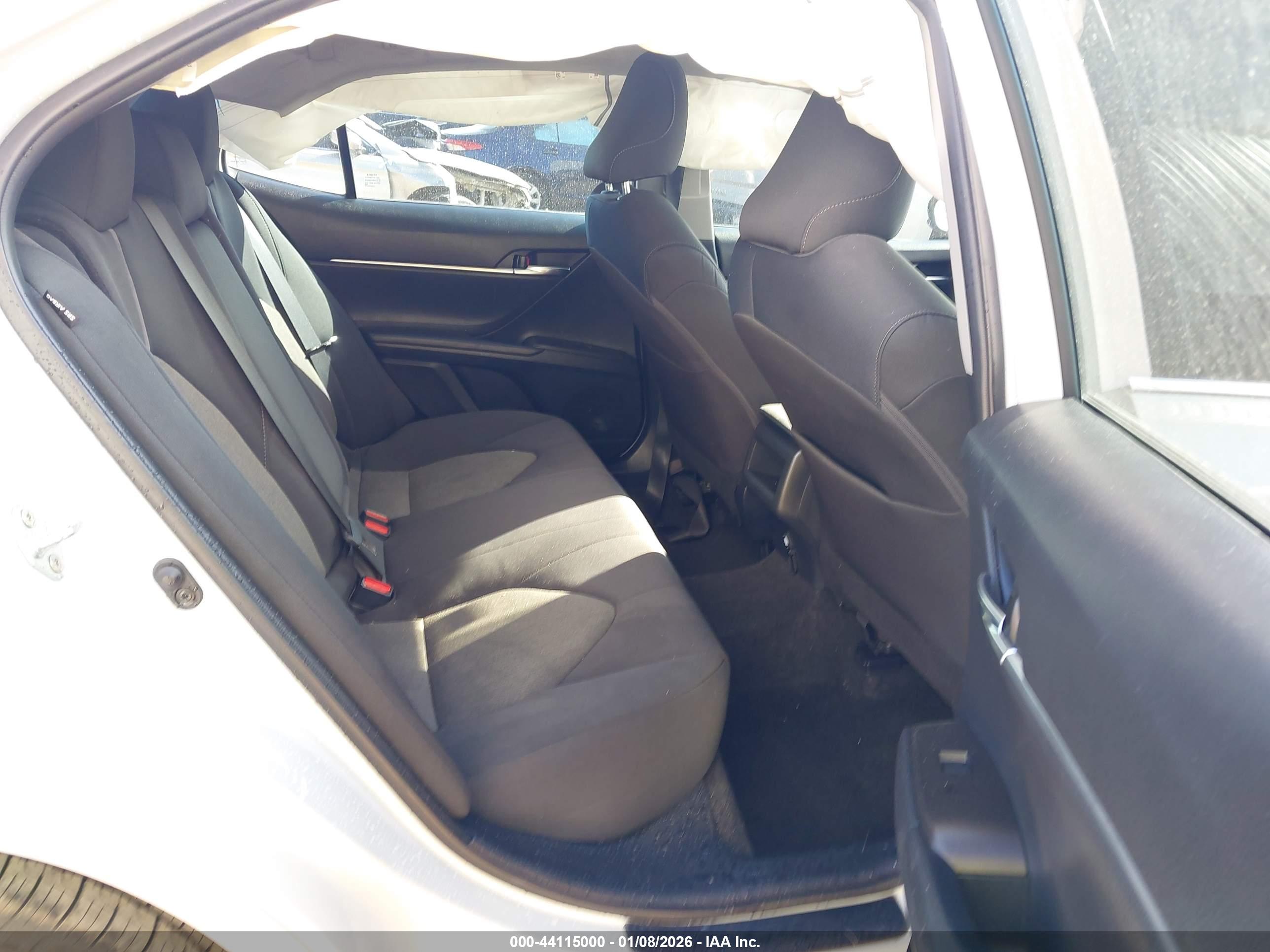 TOYOTA CAMRY image 8