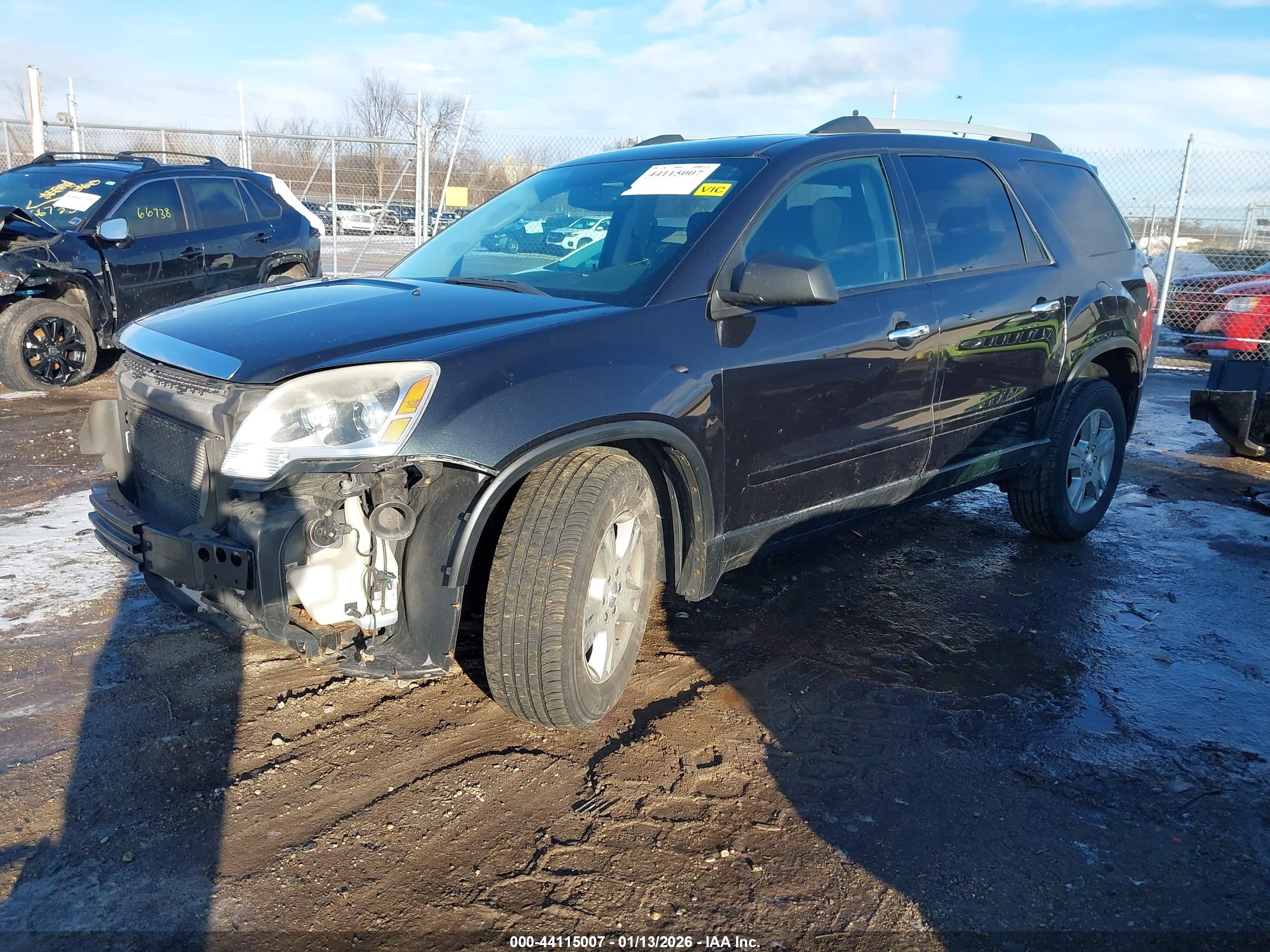 GMC ACADIA image 2