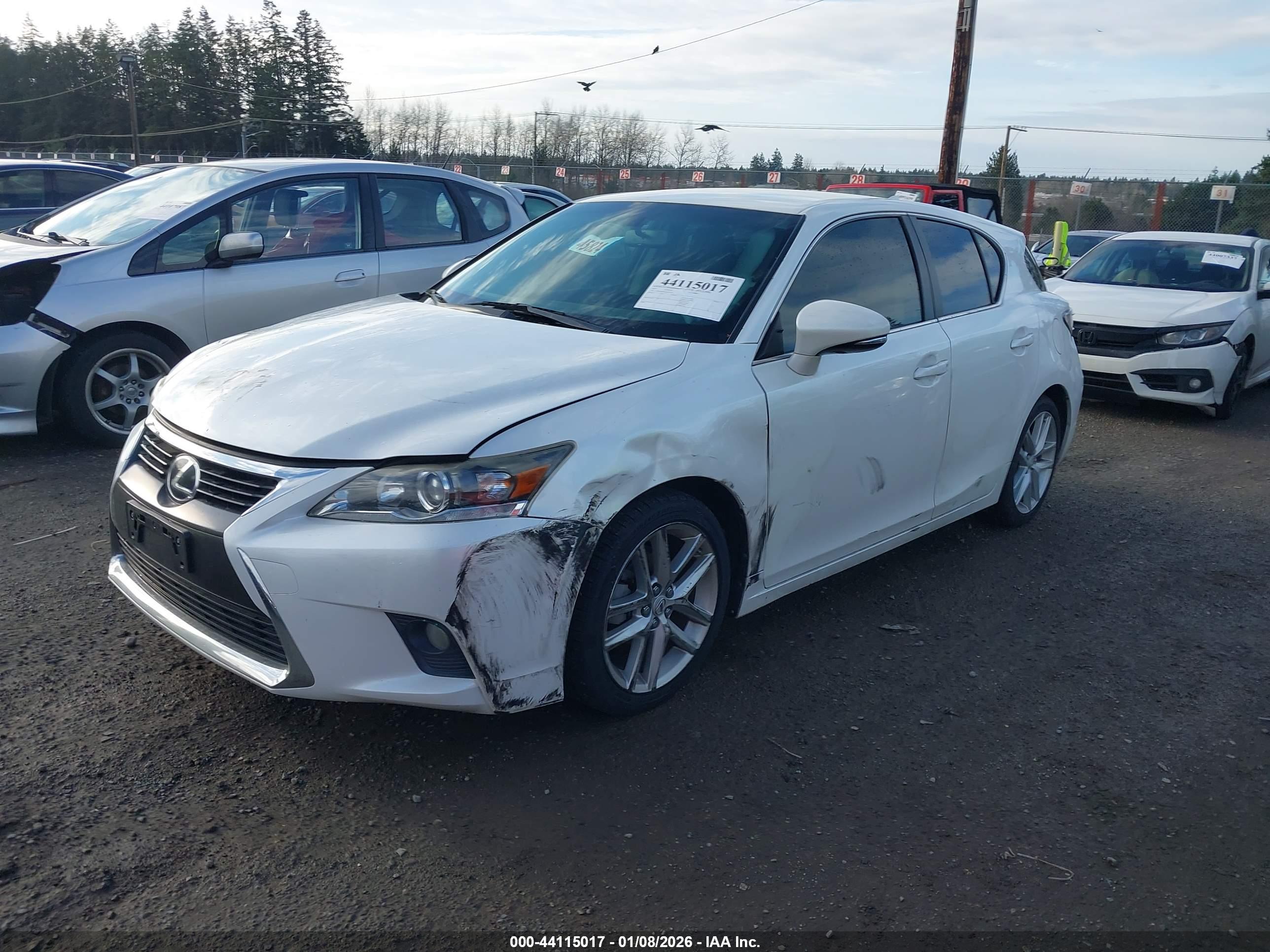 LEXUS CT image 2