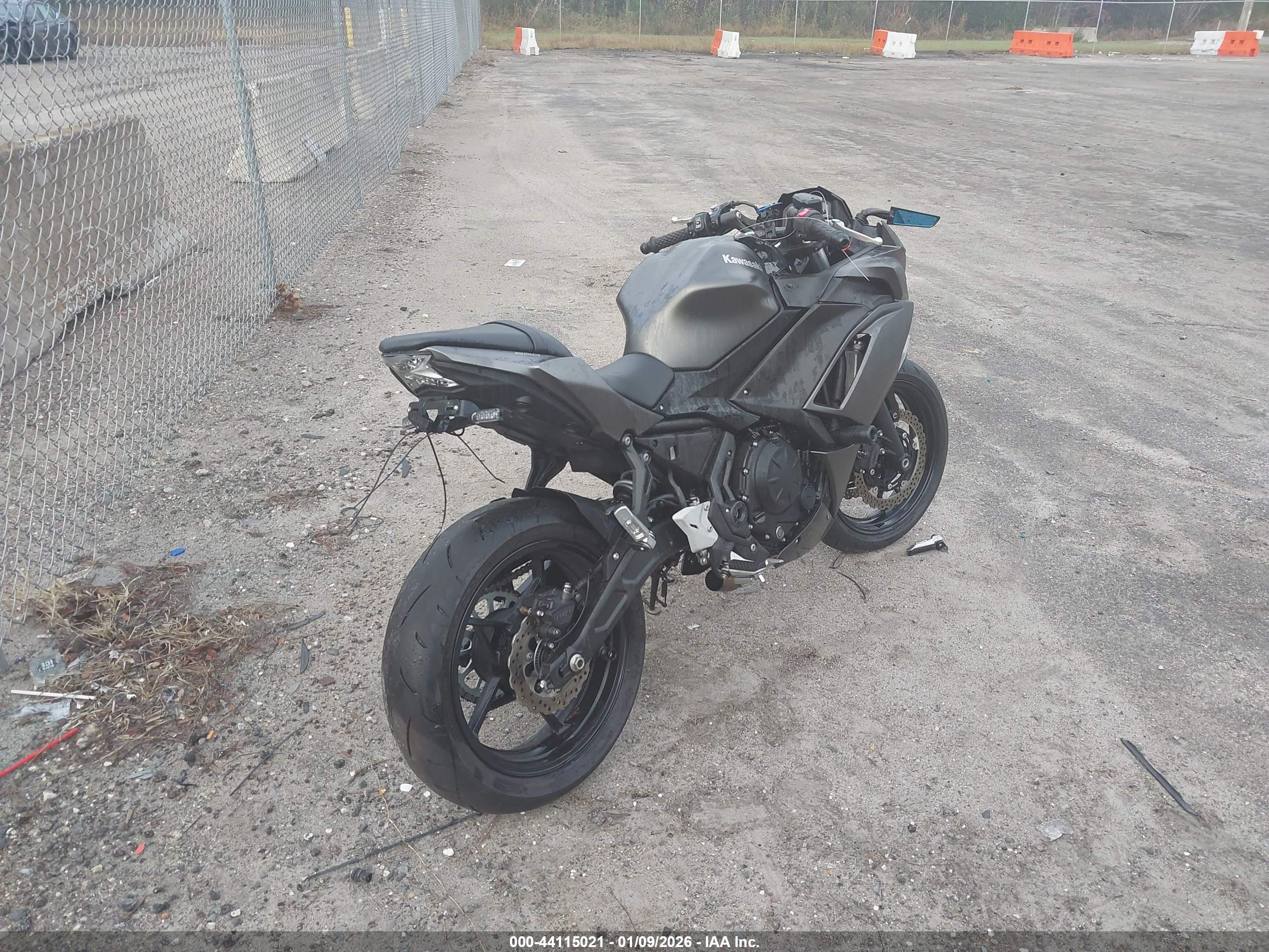 KAWASAKI EX650 image 4