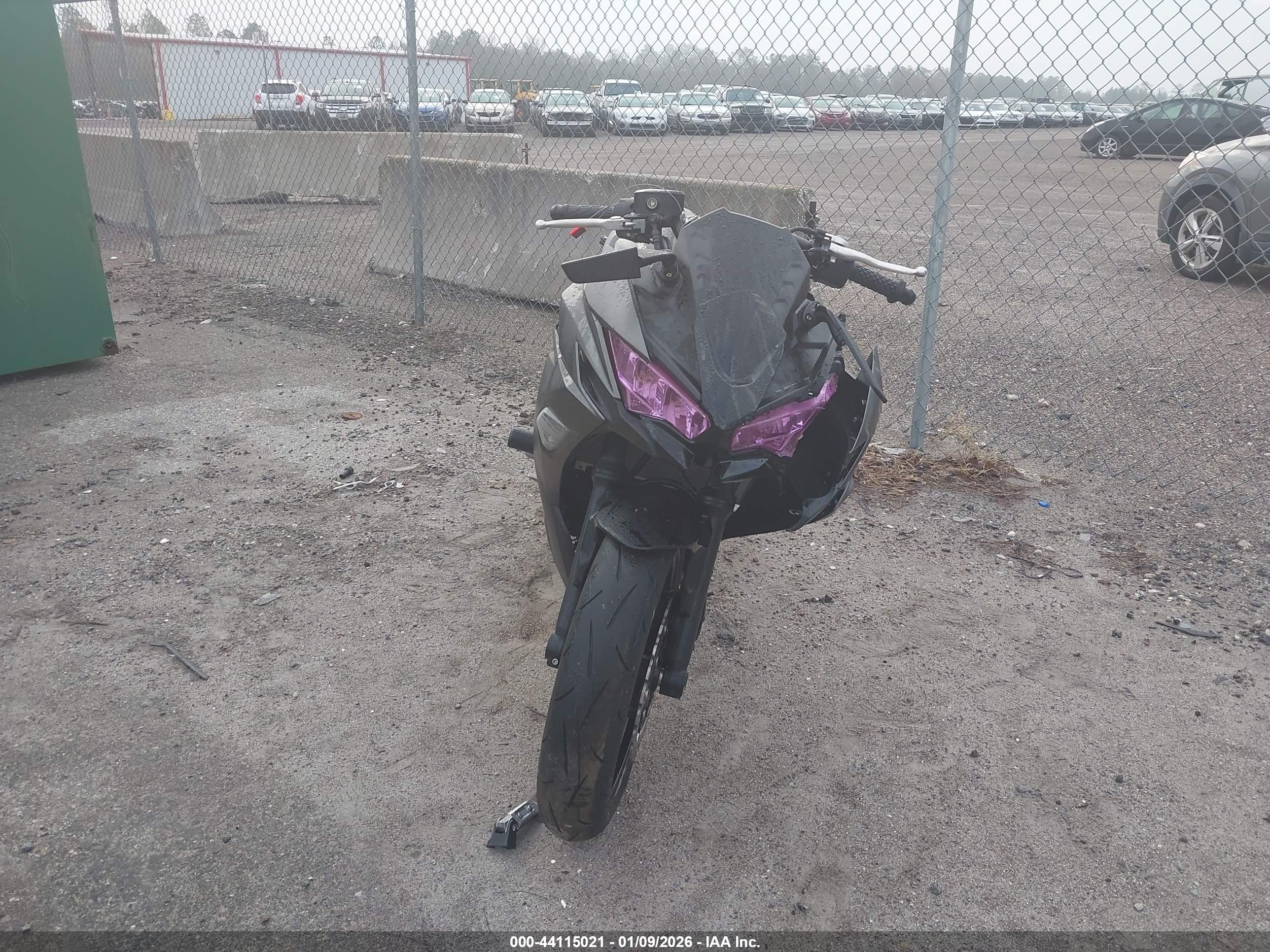 KAWASAKI EX650 image 5