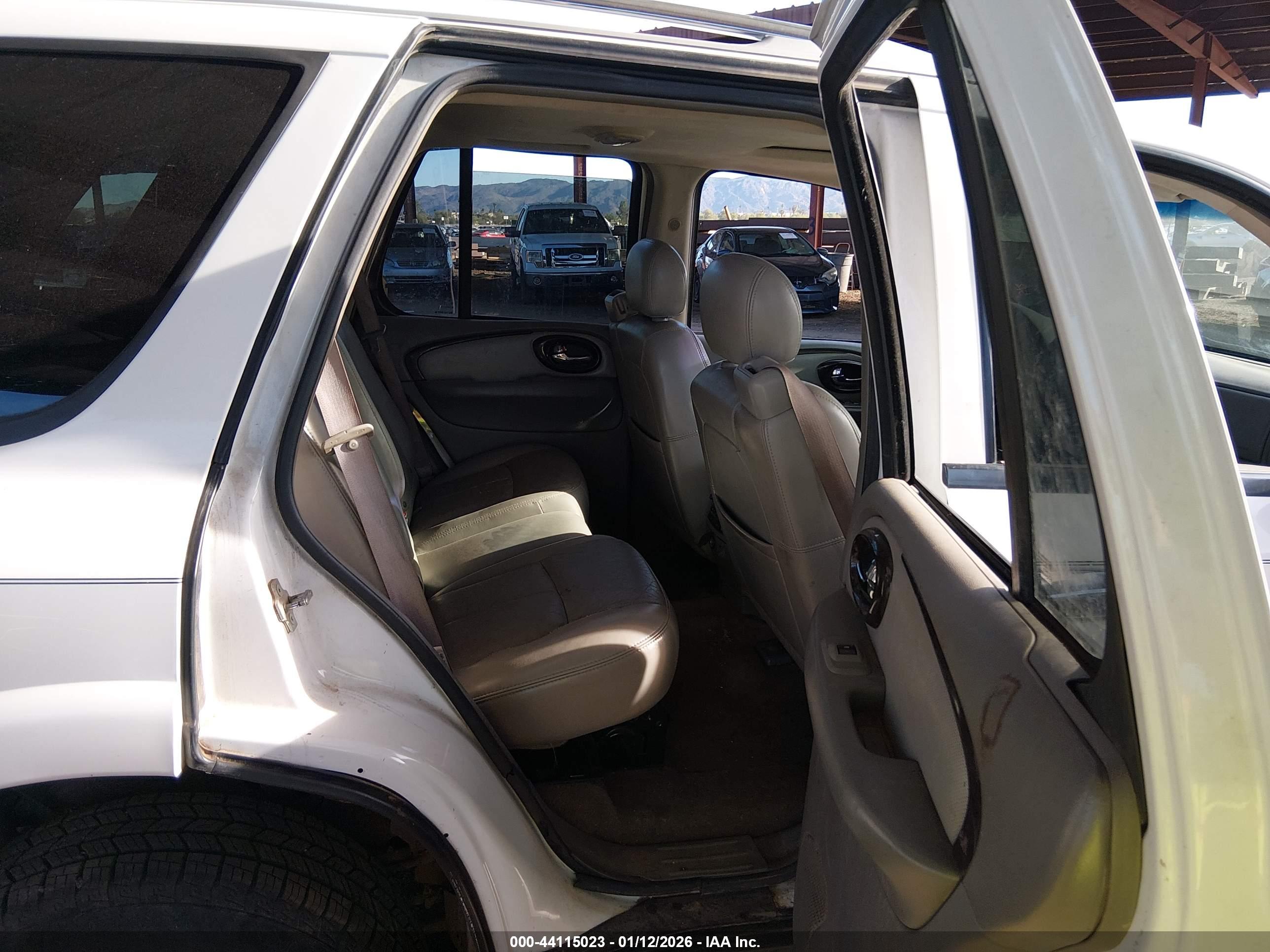 BUICK RAINIER image 8