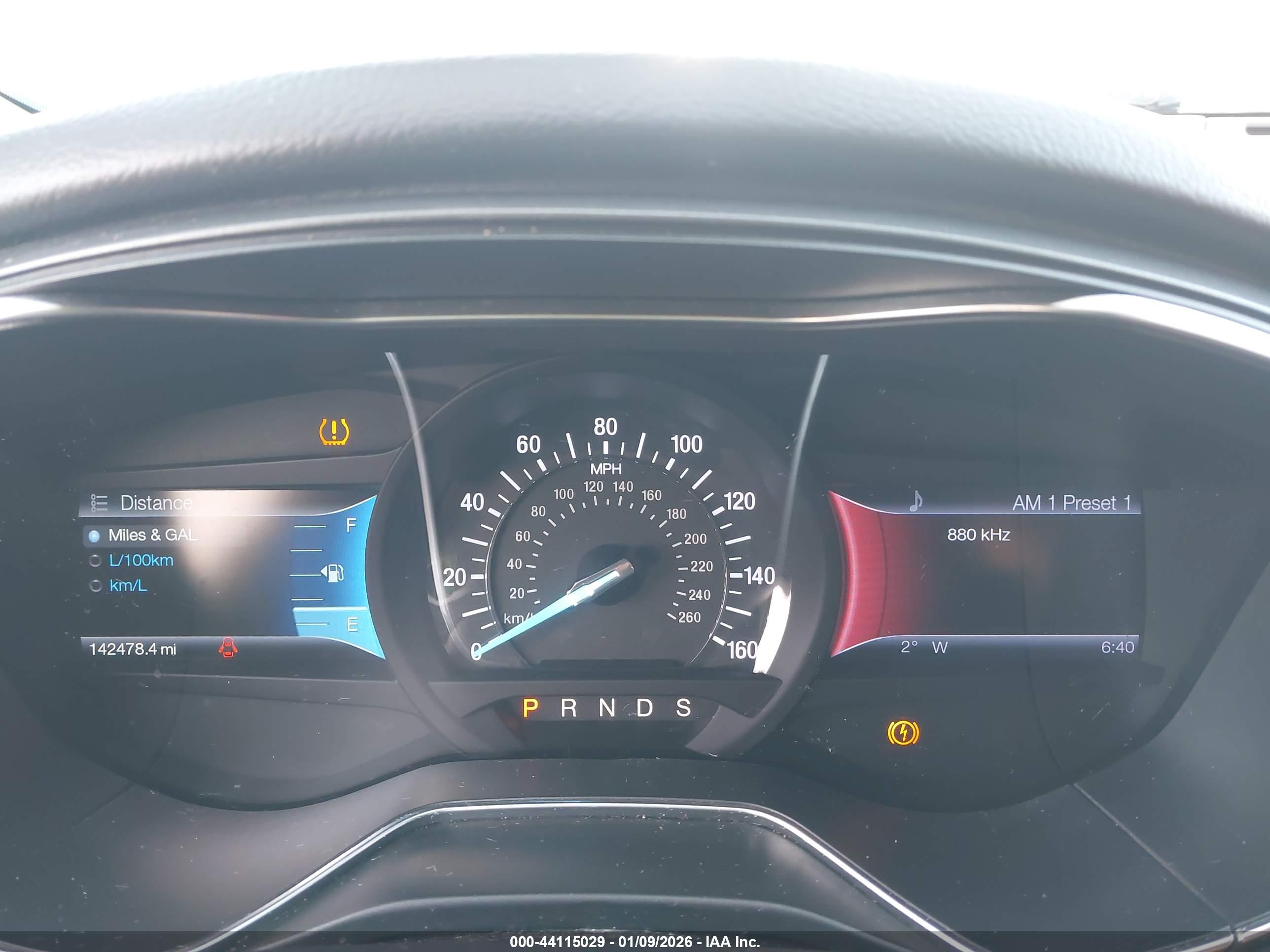 FORD FUSION image 7
