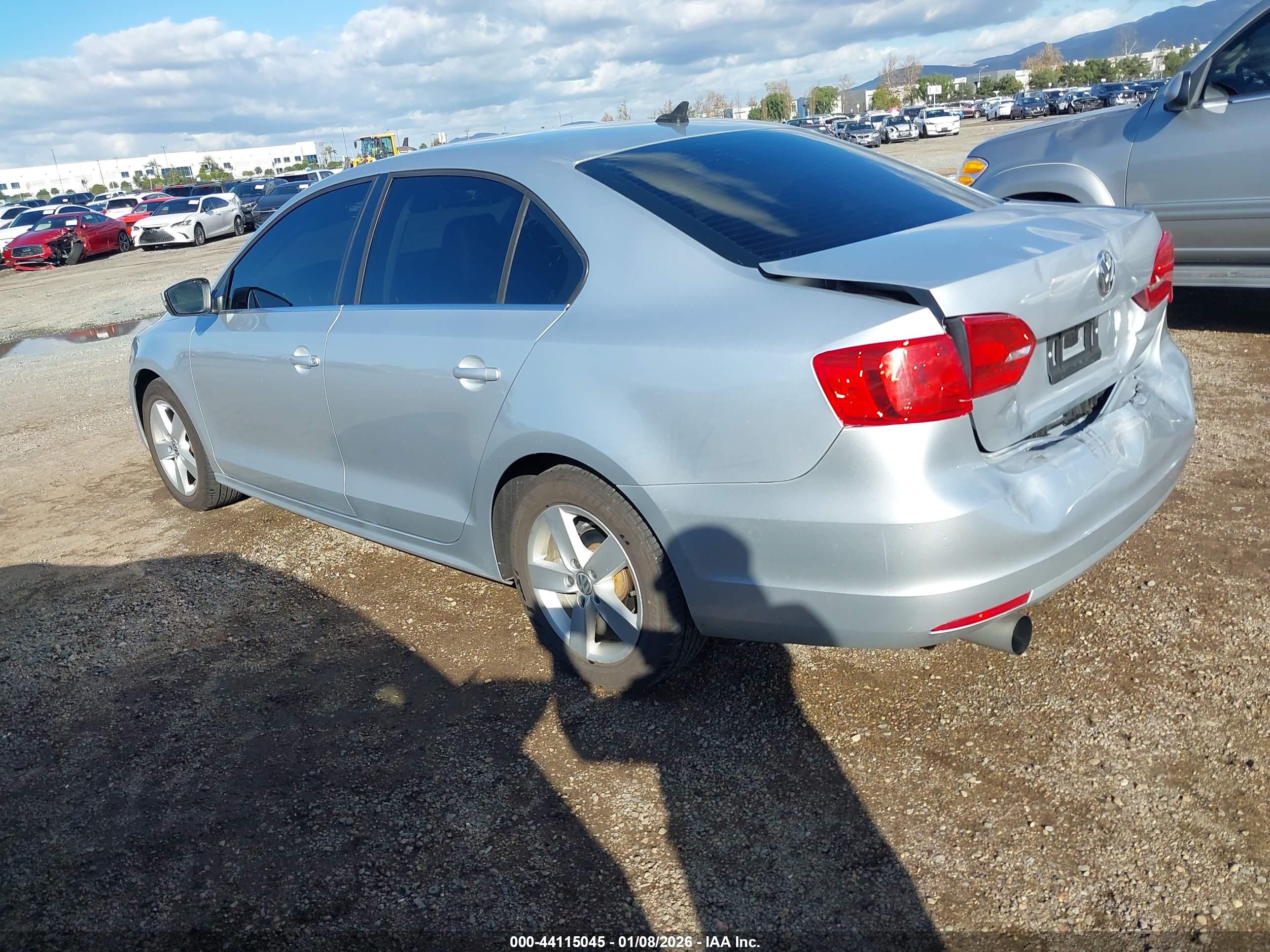 VOLKSWAGEN JETTA image 3