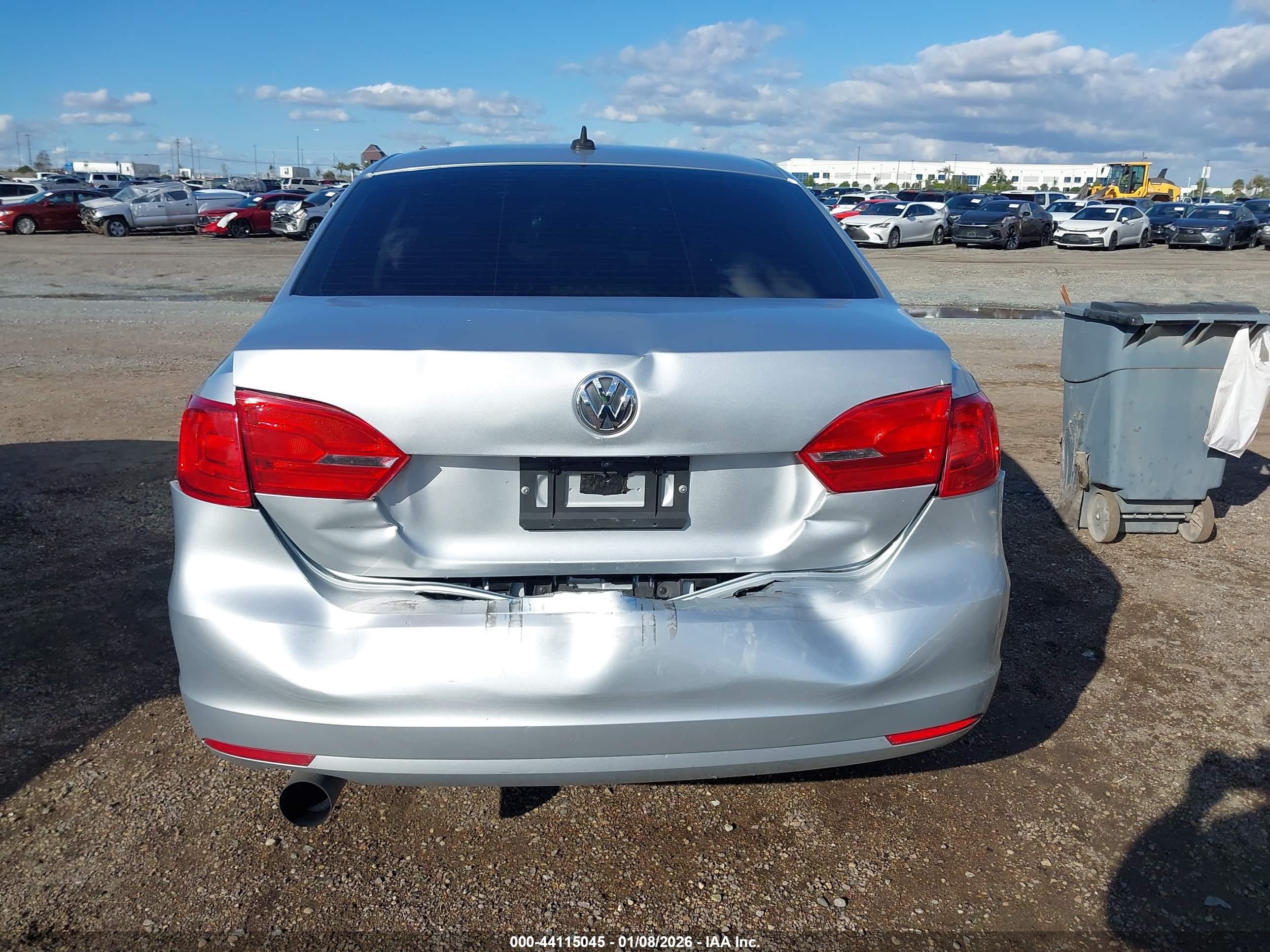 VOLKSWAGEN JETTA image 6