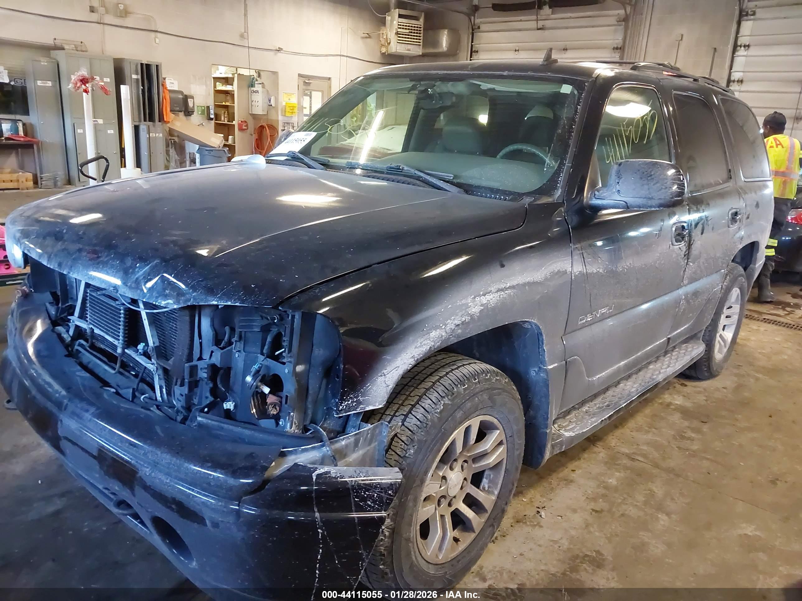 GMC YUKON image 2